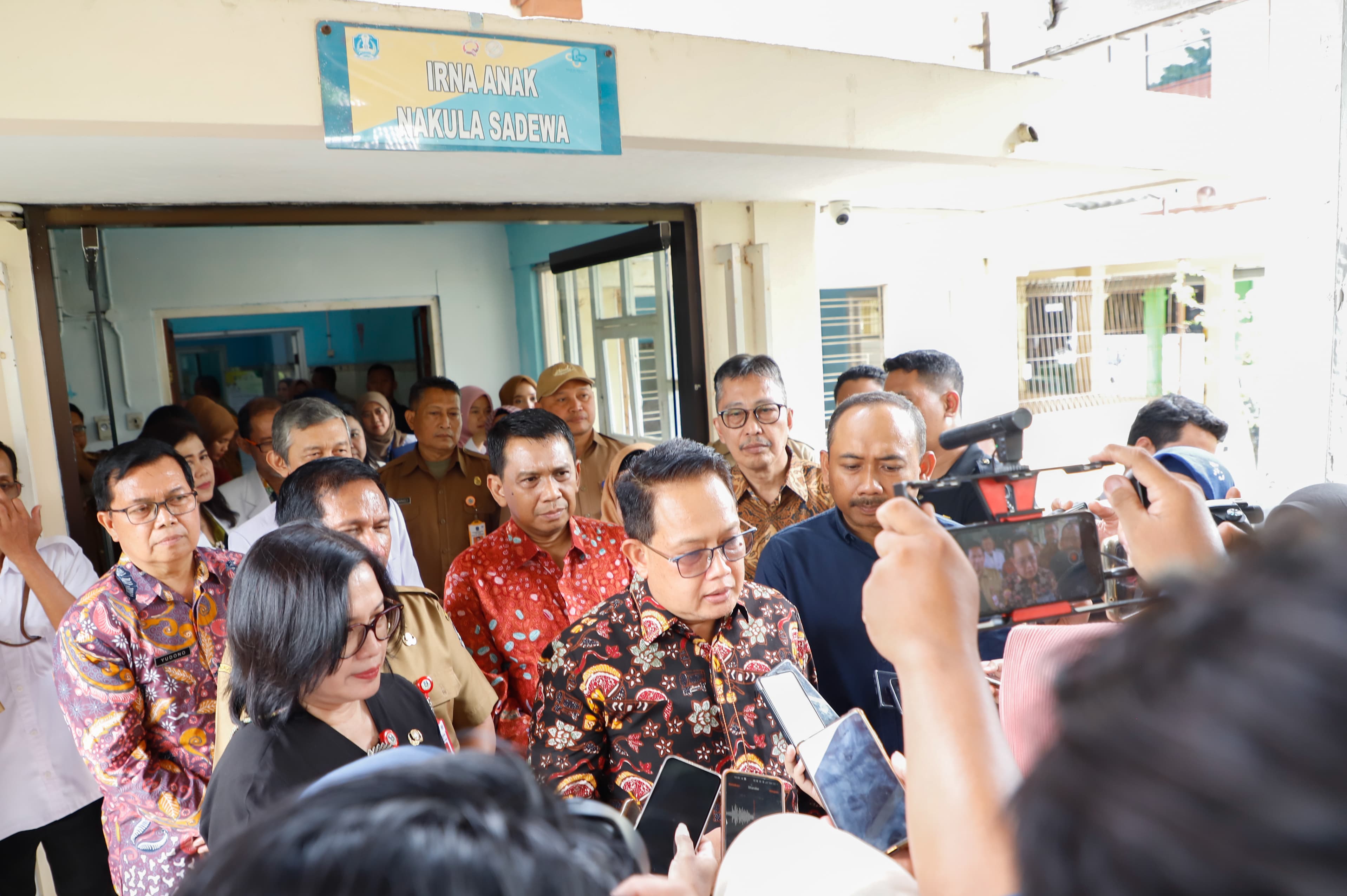 Sukses Lakukan Pemisahan Kembar Siam Asal Ngawi, Pj. Gubernur Adhy Puji Konsistensi RSUD Dr. Soetomo Surabaya