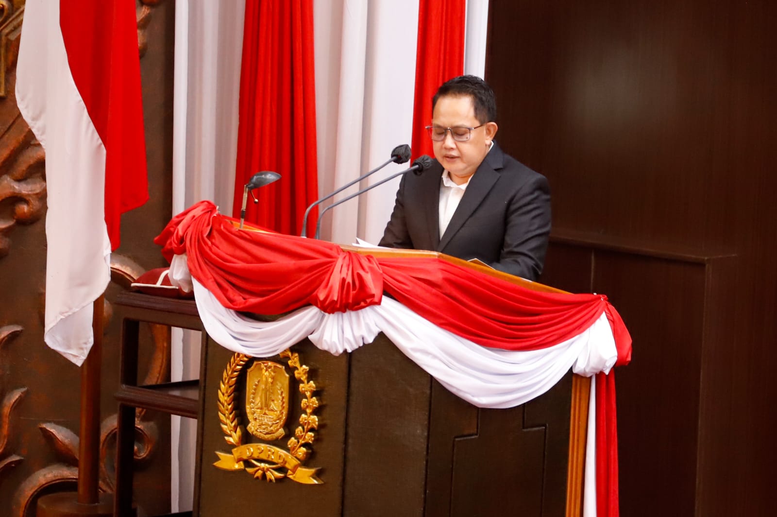 Sampaikan Nota Penjelasan Perubahan Nomenklatur Dua BUMD Jatim, Pj. Gubernur Adhy Optimistis Berdampak Kenaikan PAD