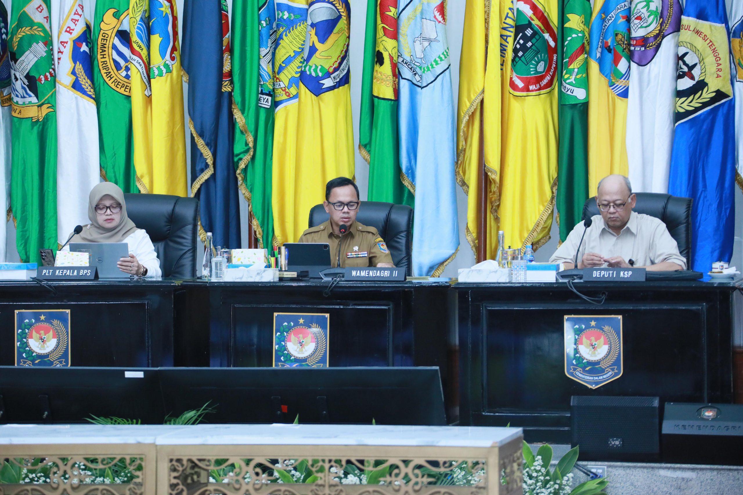 Wamendagri Bima Arya Minta Kepala Daerah Waspadai Lonjakan Harga Pangan dan Pastikan Serapan Gabah Maksimal
