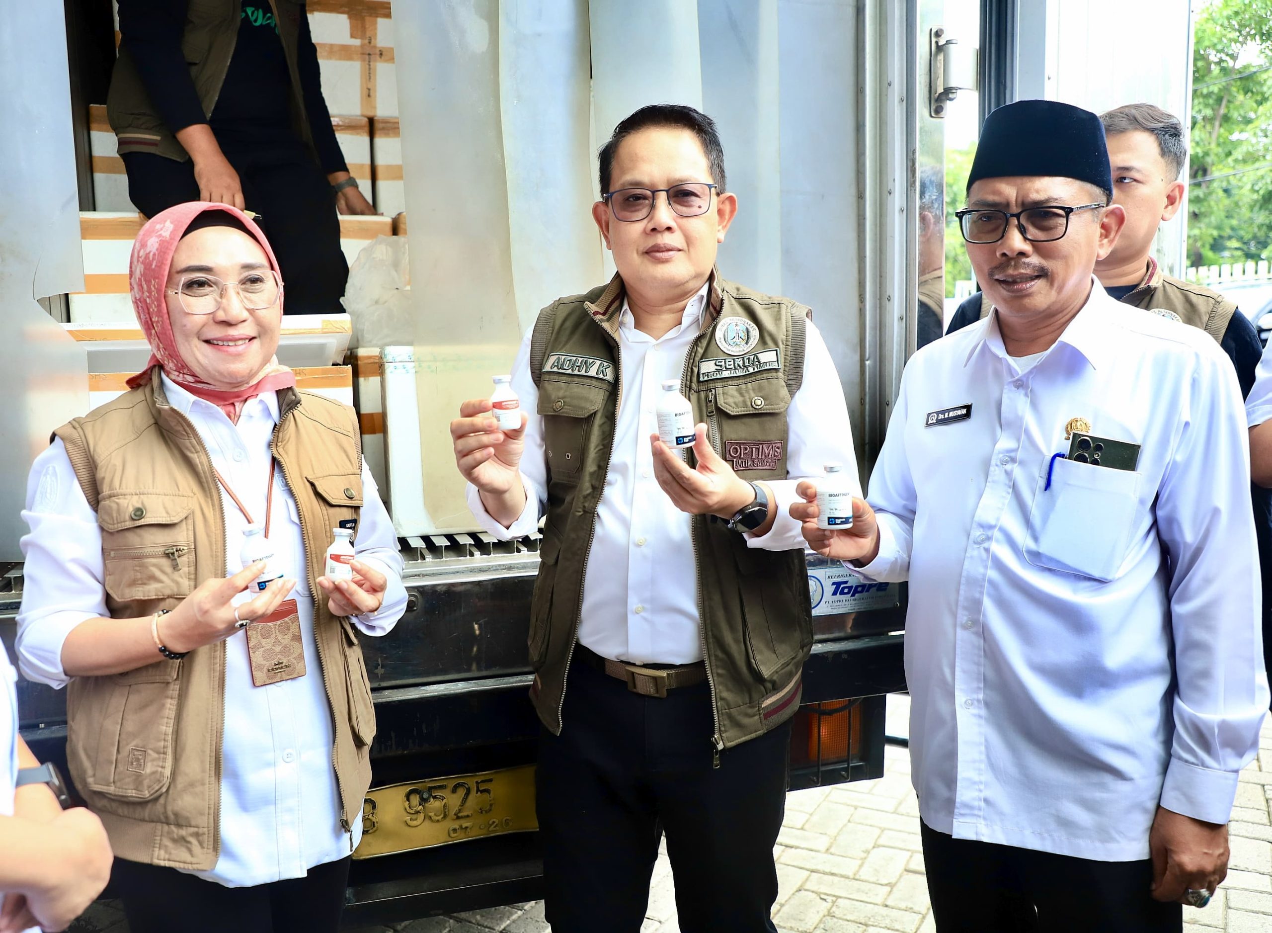 Tekan Wabah PMK, Pemprov Jatim Distribusikan Bantuan 870.000 Dosis Vaksin PMK Ke 38 Kab/Kota