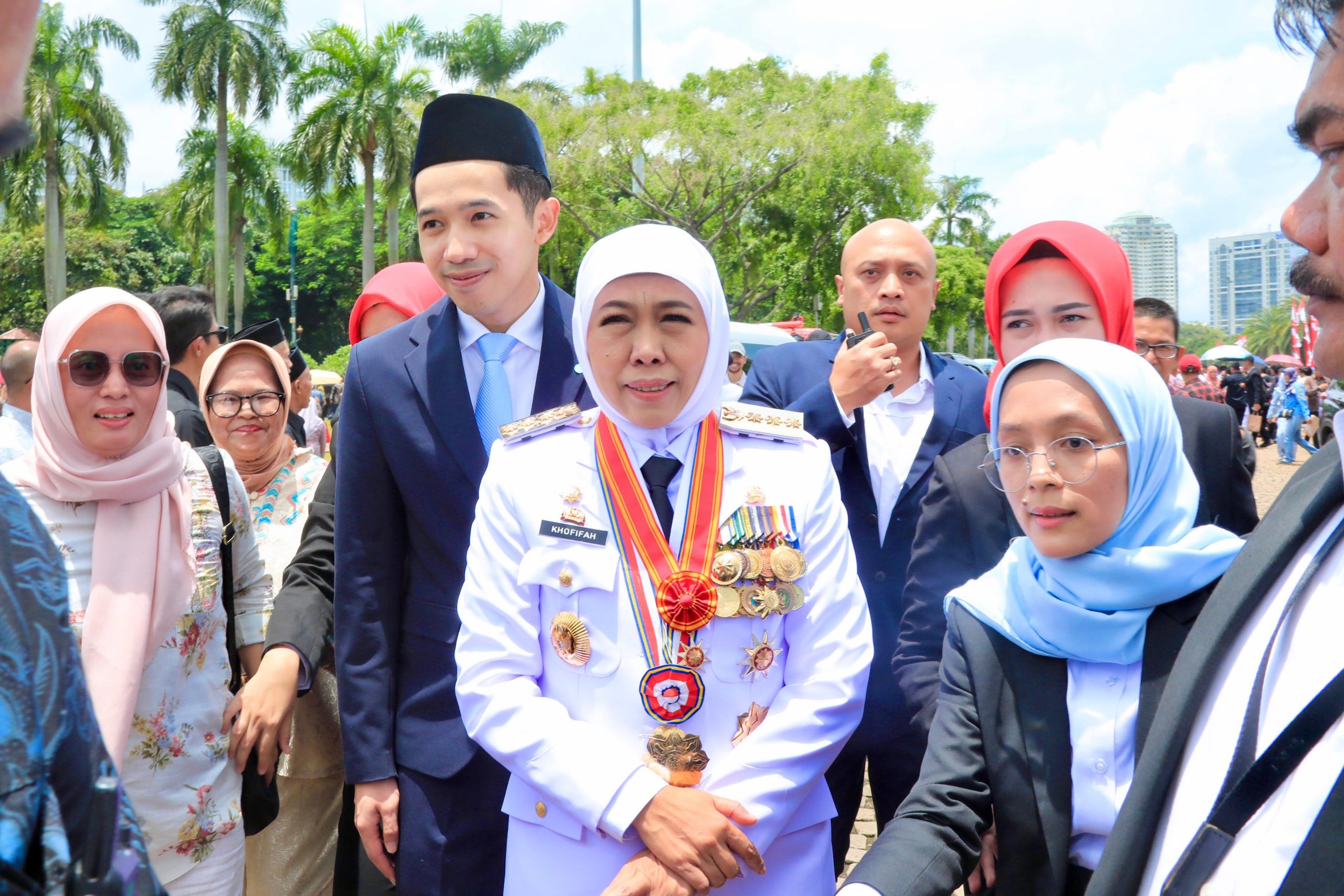 Resmi Dilantik Presiden sebagai Gubernur dan Wagub Jatim 2025-2030, Khofifah-Emil Siap Sinergikan Nawa Bhakti Satya dengan Asta Cita