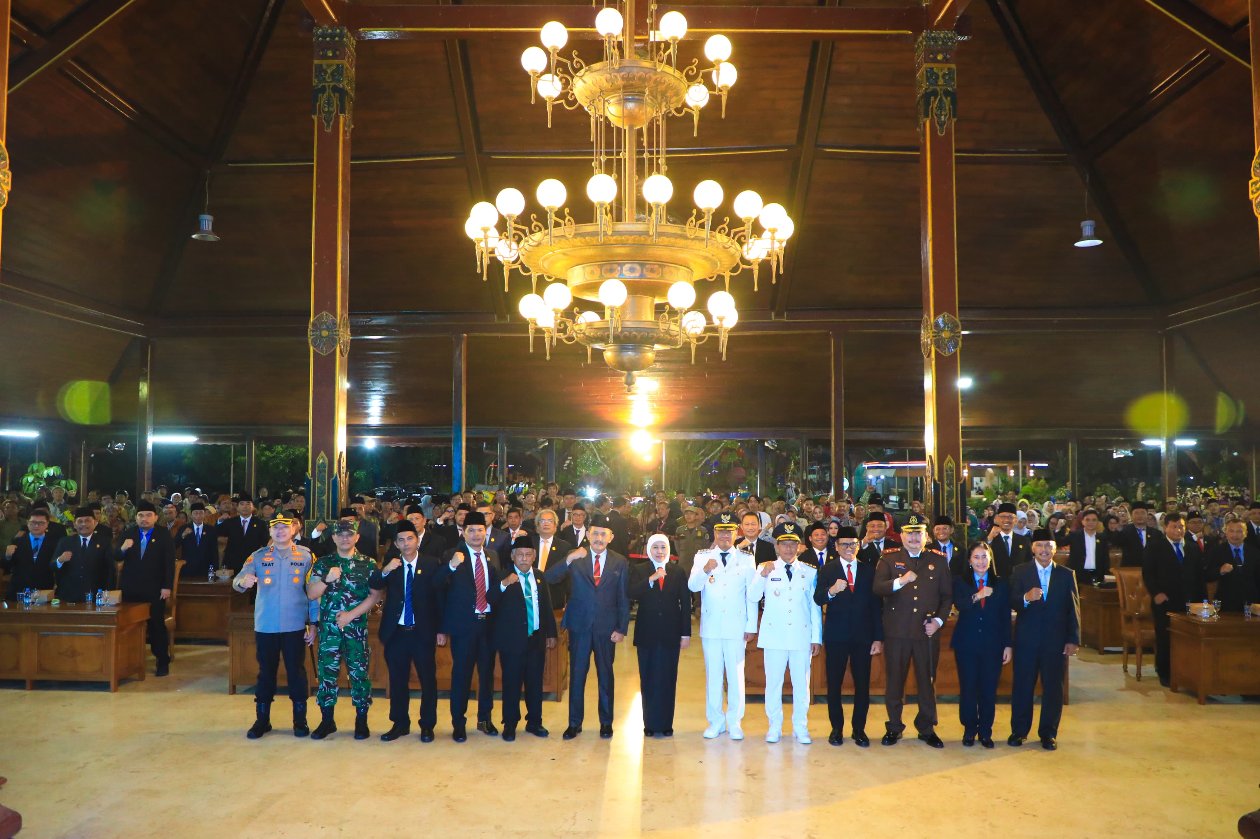 Hadiri Sertijab Bupati-Wakil Bupati Tulungagung, Gubernur Khofifah Minta Sinkronisasi Program Daerah Dengan Provinsi dan Pusat Untuk  Wujudkan Quick Win