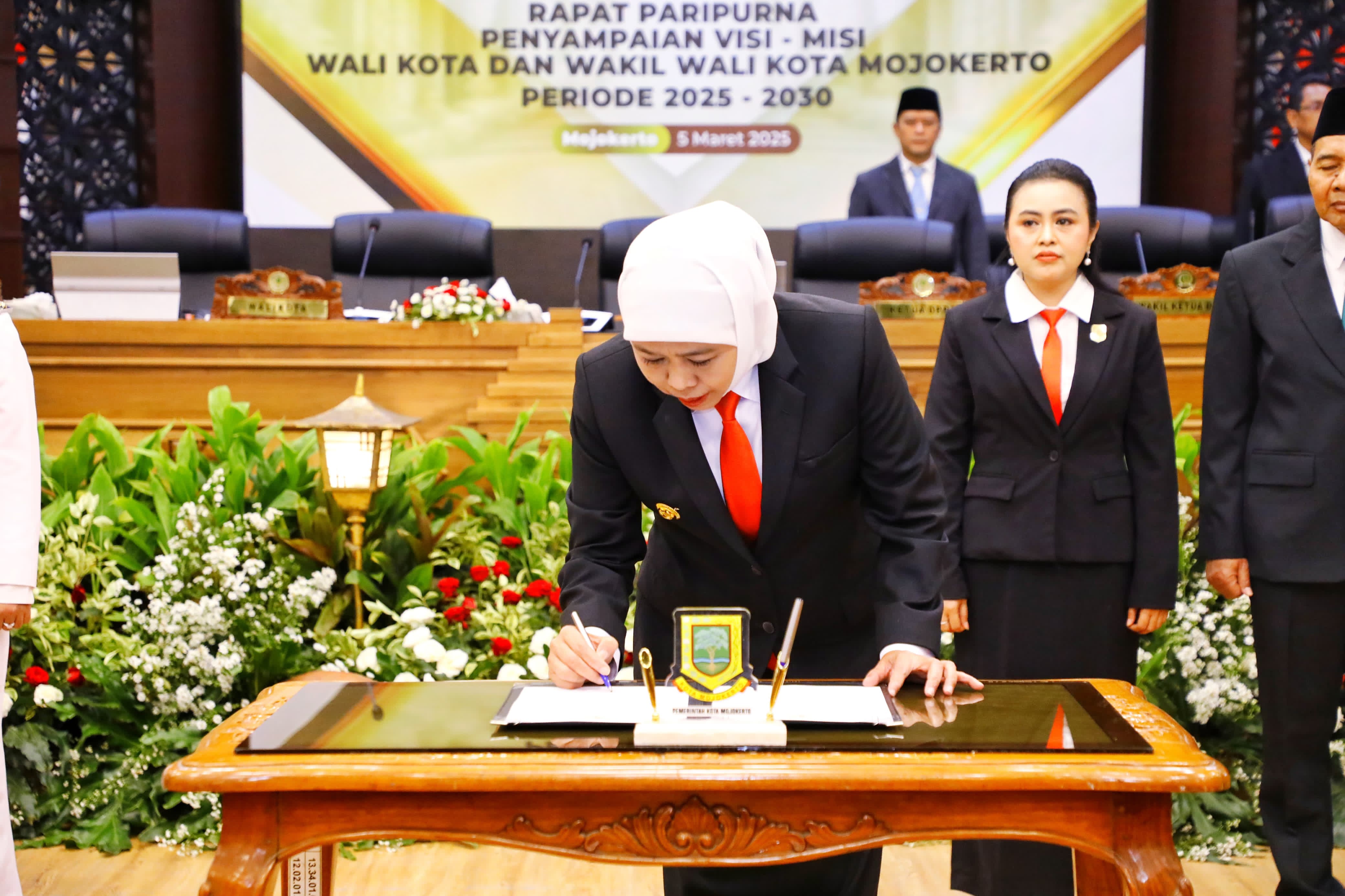 Hadiri Sertijab Walikota dan Wakil Walikota Mojokerto, Gubernur Khofifah Ajak Siapkan Sekolah Rakyat untuk Keluarga Miskin dan Miskin Ekstrim