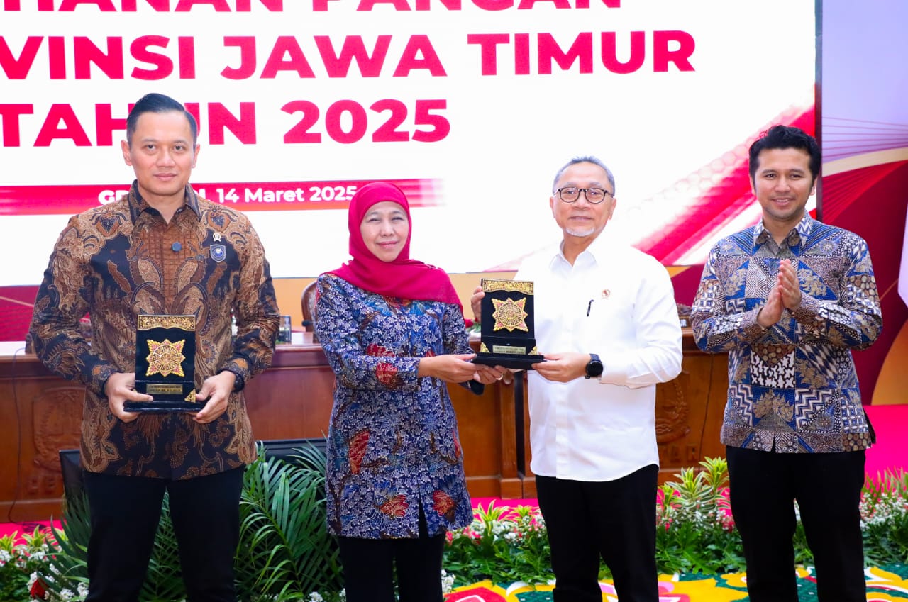 Pimpin Rakor Ketahanan Pangan Bersama Dua Menko, Gubernur Khofifah Optimis Jatim Mampu Pertahankan Produksi Beras Tertinggi Nasional di 2025