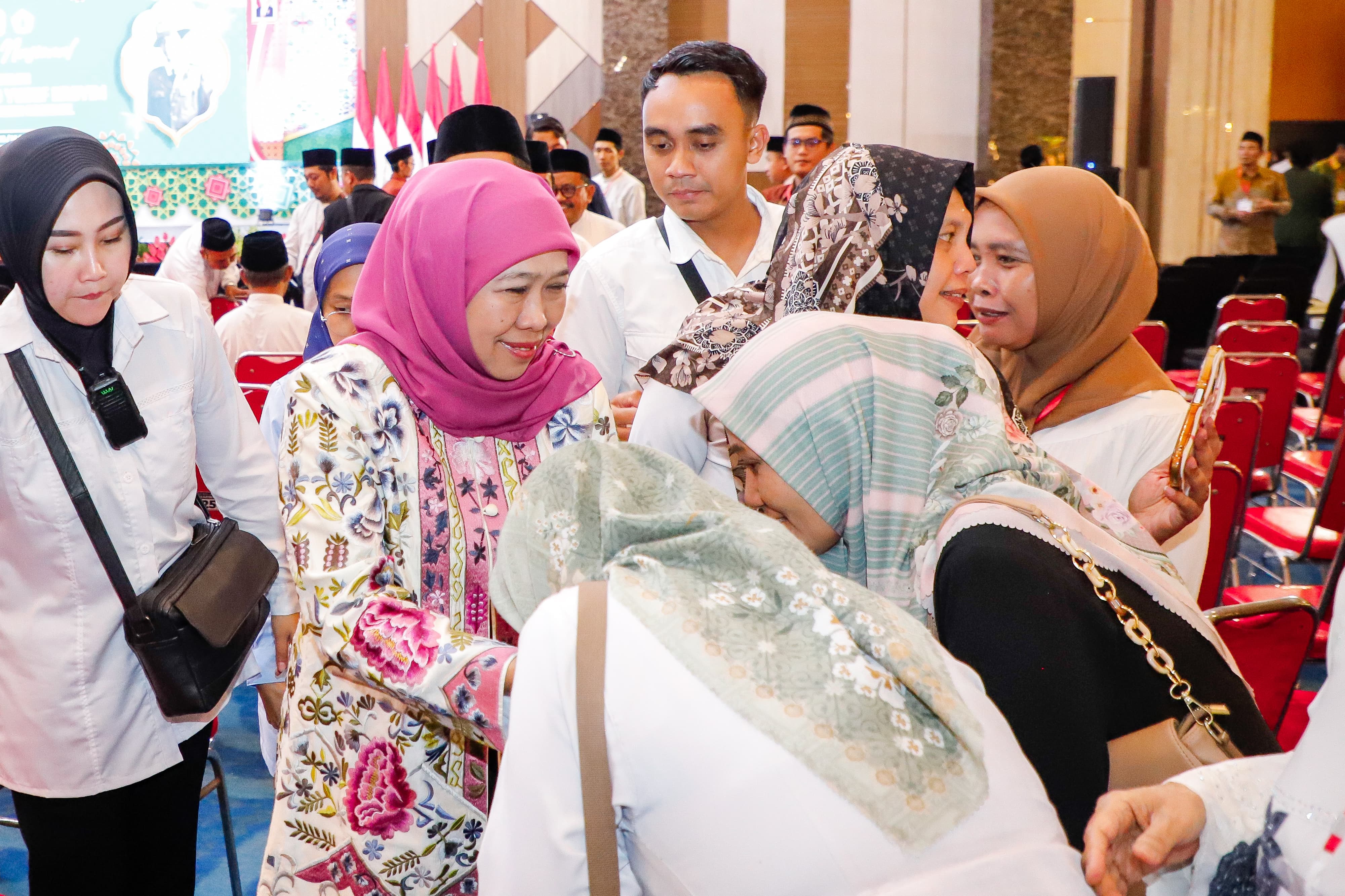 Gubernur Khofifah Sebut KH M Yusuf Hasyim Pejuang Sejati, Dukung Penuh Pengusulan Sebagai Pahlawan Nasional