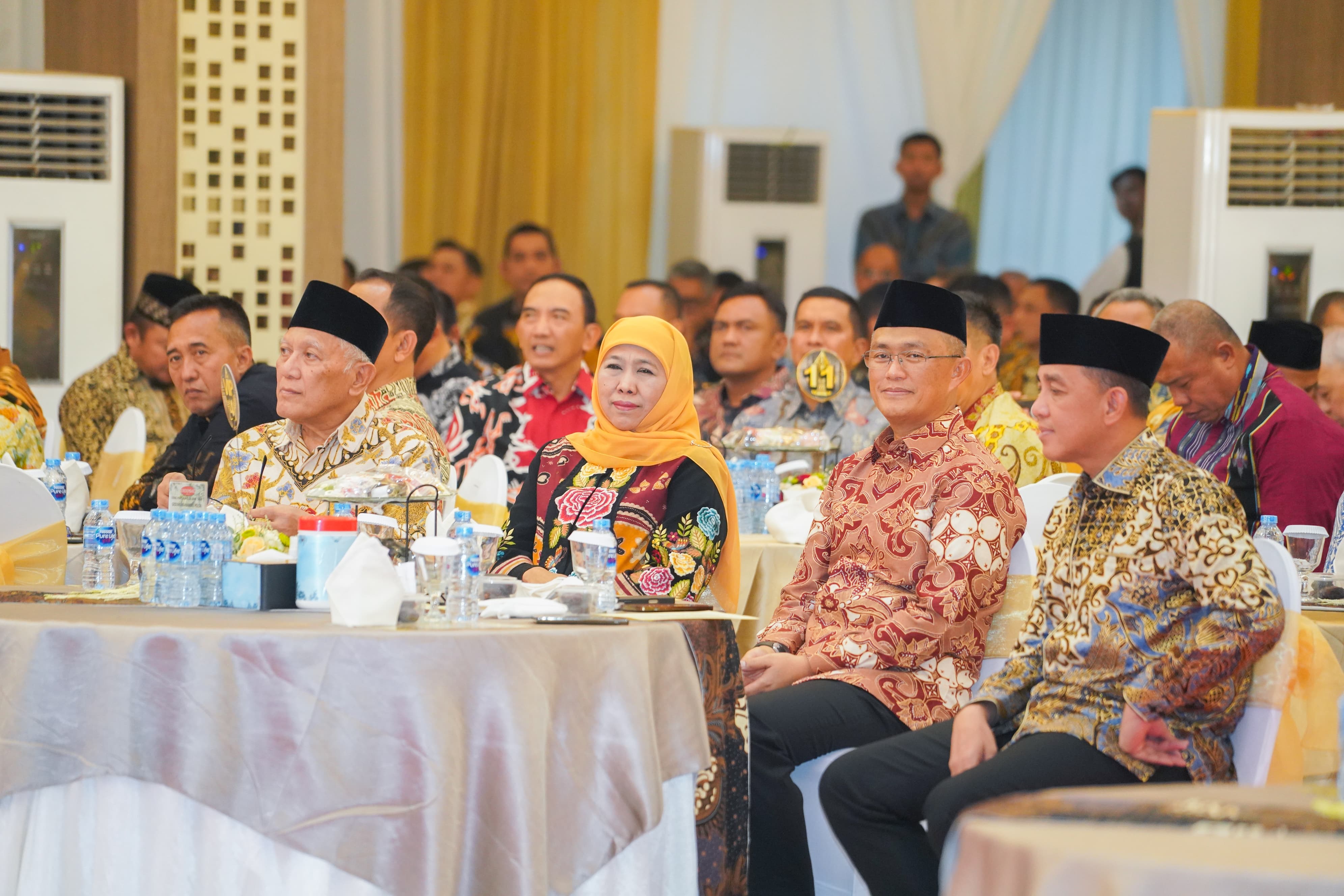 Gubernur Khofifah Hadiri Kenal Pamit Kapolda Jatim