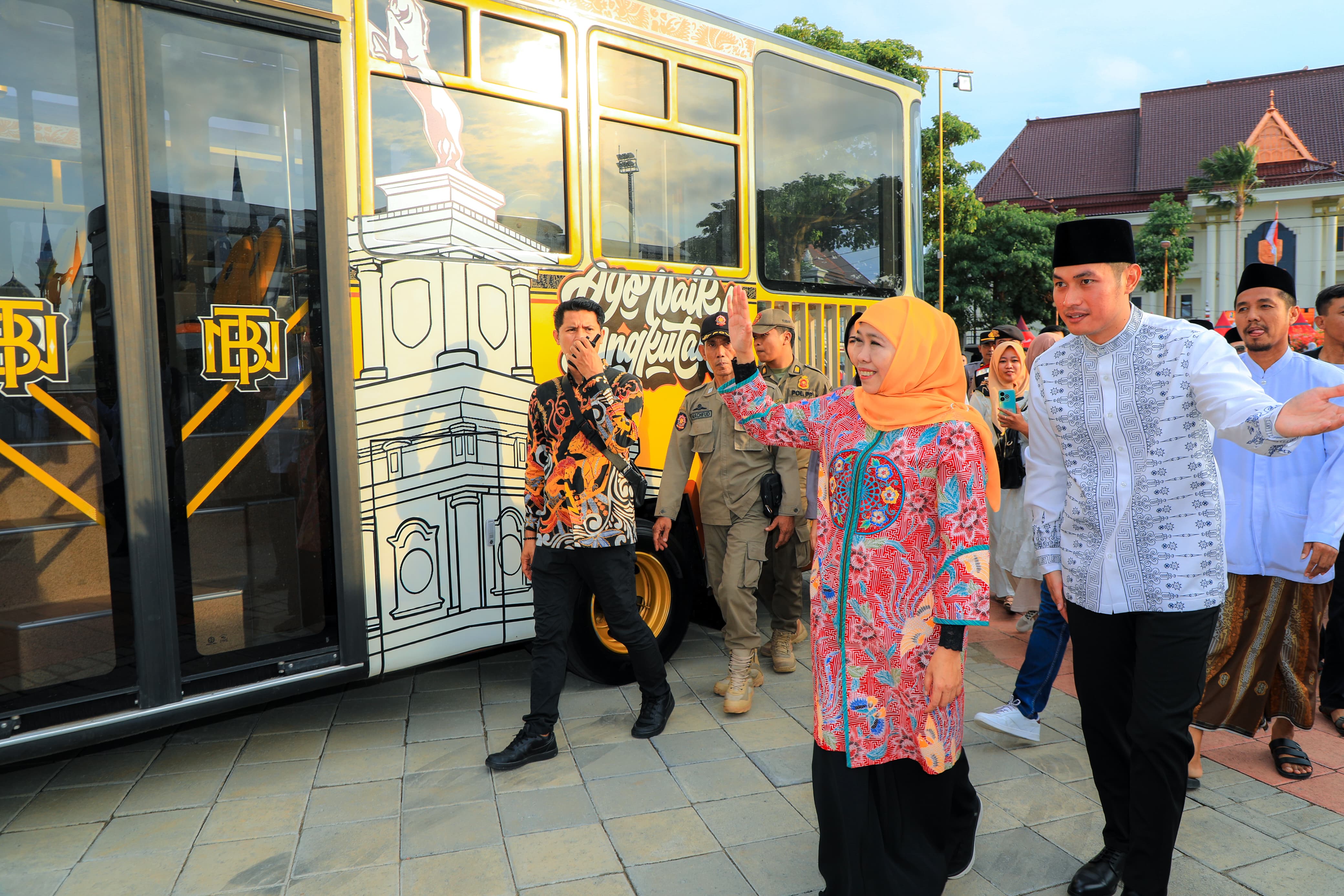 Luncurkan Si Mas Ganteng 2, Gubernur Khofifah Sebut Beri Dampak Positif Sosial Ekonomi  Bagi Integrasi Layanan Transportasi Hingga Pelosok Kecamatan di Tuban