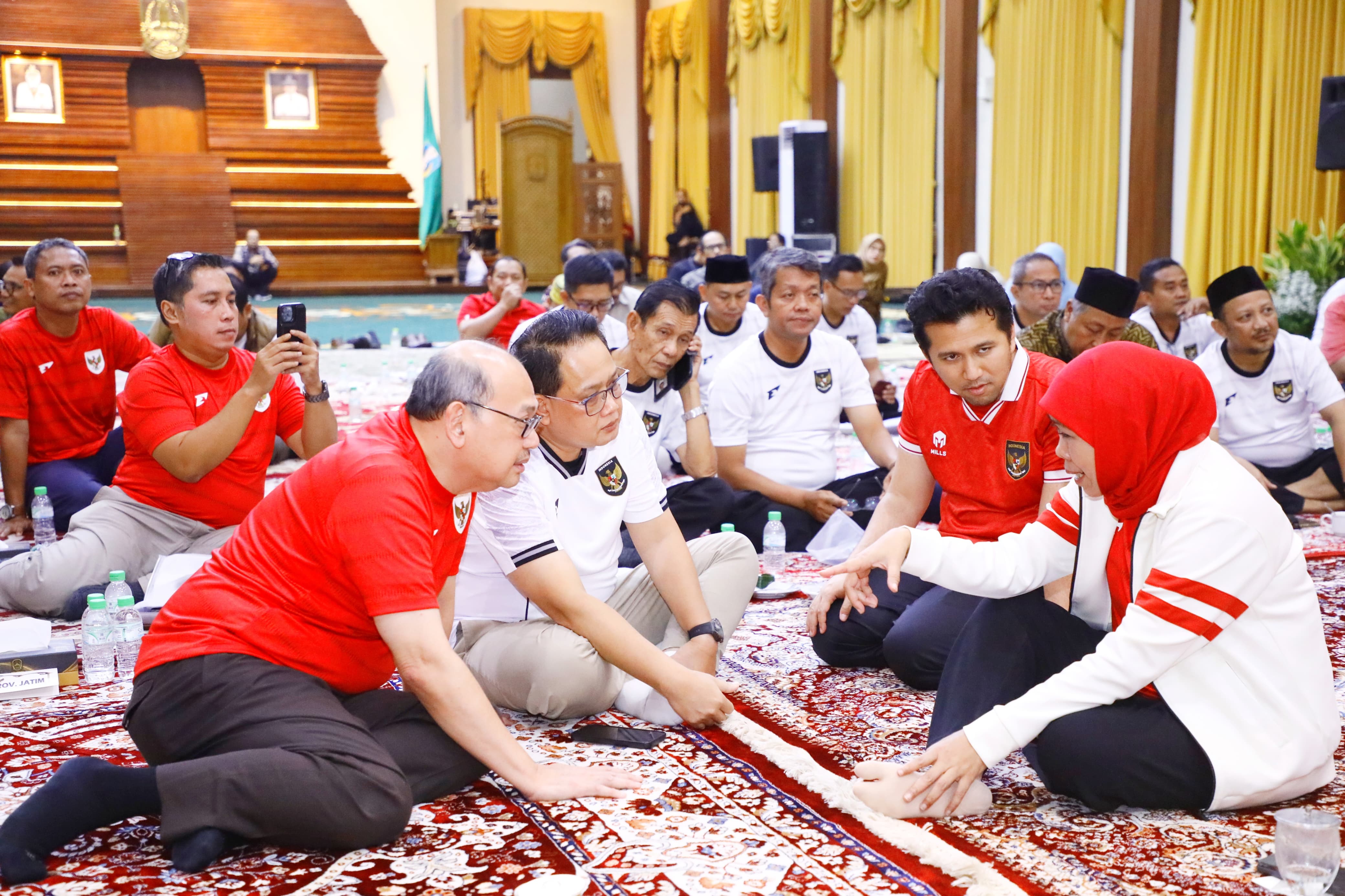 Gubernur Khofifah Bersama Pimred Media Kompak Nobar, Perkuat Sinergi Pers dengan Pemprov Untuk Jatim Lebih Hebat