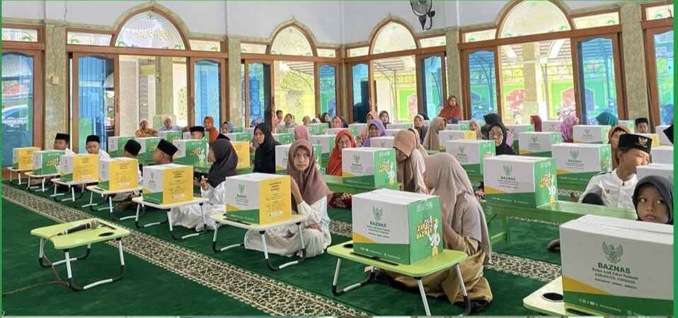 BAZNAS Jombang Salurkan 2.000 Paket Kado Ramadhan untuk Yatim dan Dhuafa