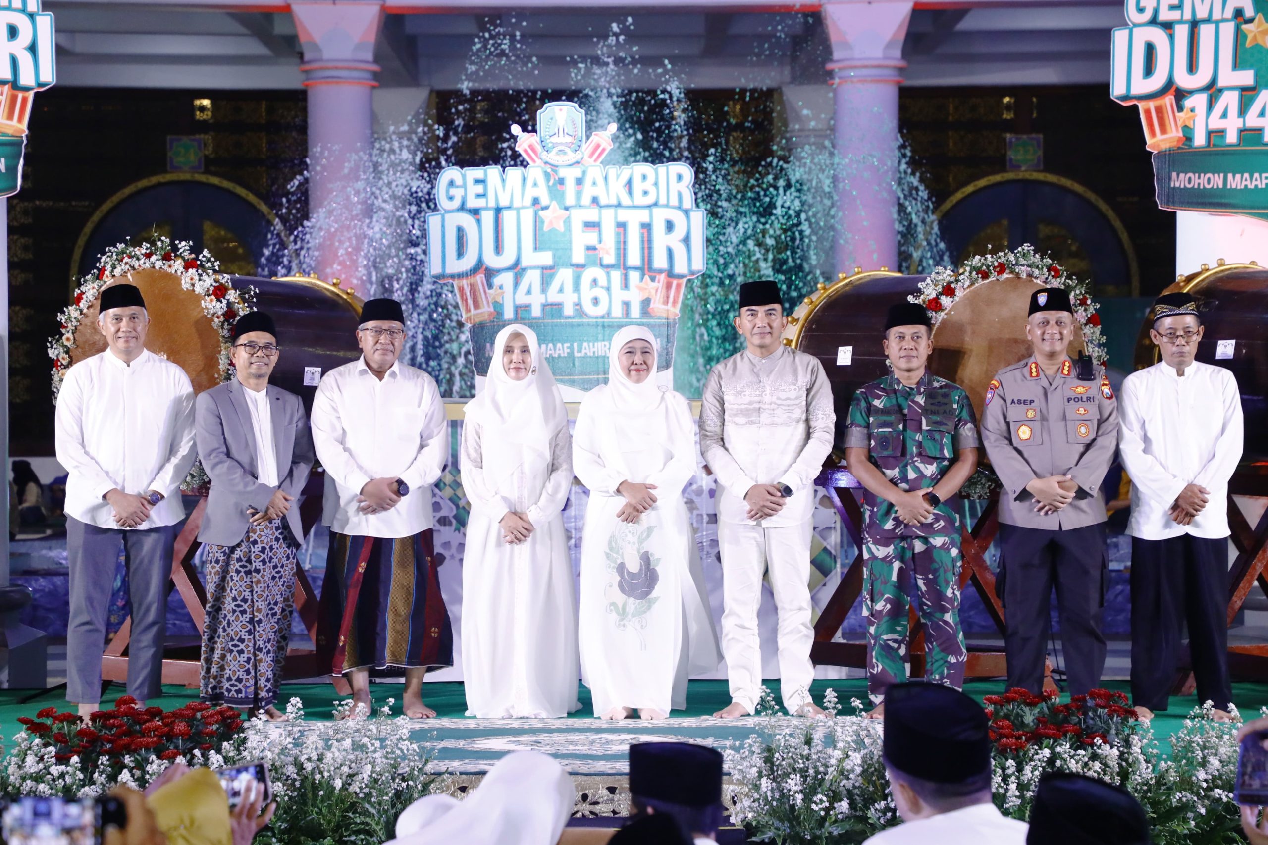Gubernur Khofifah Bersama Ribuan Masyarakat Meriahkan Gema Takbir, Rayakan Idul Fitri Dalam Guyub Rukun dan Saling Menghormati
