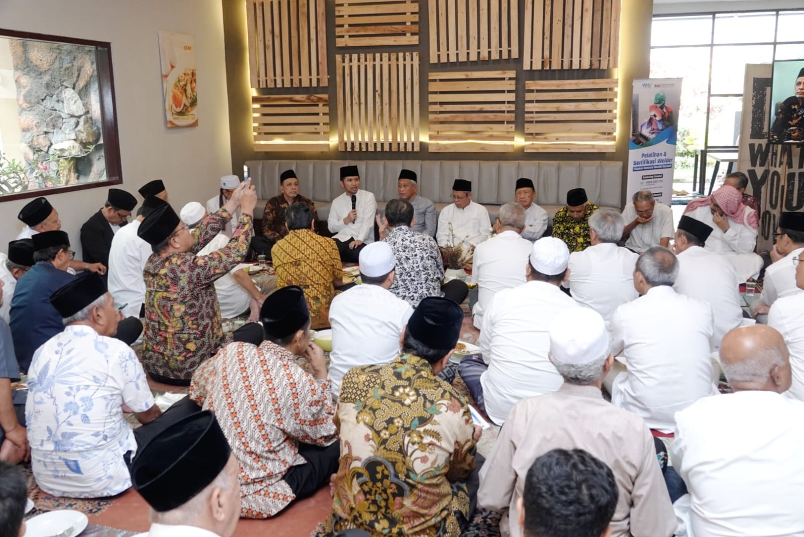 Wagub Emil Tekankan Pentingnya Pendidikan Holistik untuk Bangun Human Capital