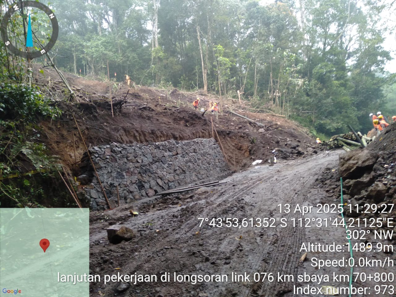 Gubernur Khofifah Pastikan Perbaikan Akses Pasca Longsor Jalur Pacet-Cangar Segera Tuntas