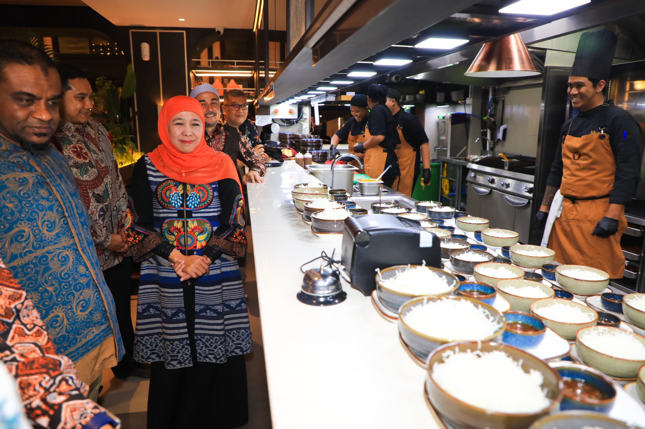 Gubernur Khofifah Optimis Hadirnya Me’nate Steak & Seafood Perkaya Destinasi Kuliner Halal Surabaya
