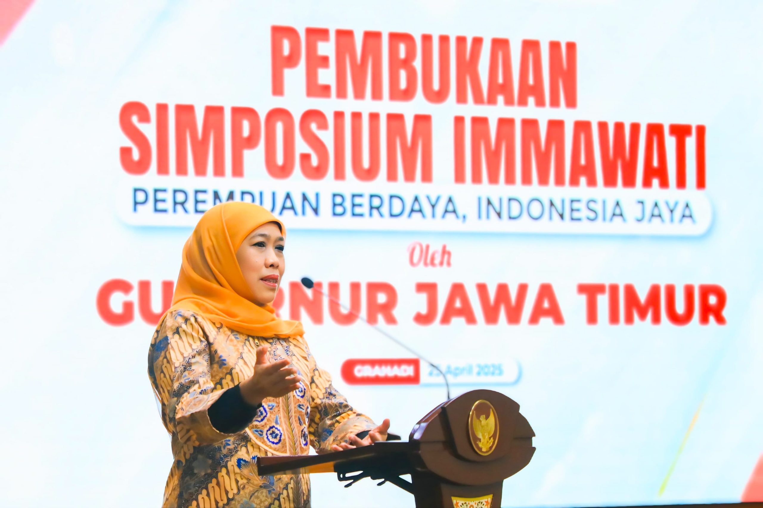 Buka Simposium IMMawati, Gubernur Khofifah Ungkap Peran Perempuan Aktor Utama Pengawal  Arah Bangsa