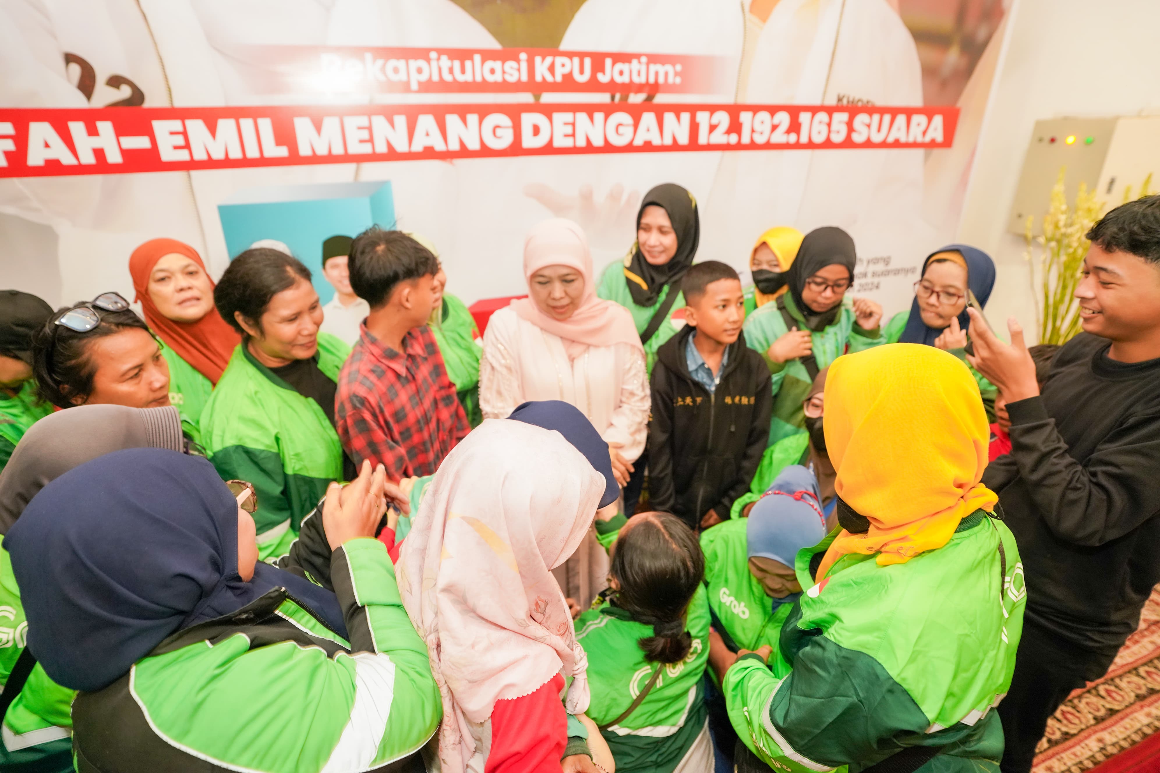 Halal Bihalal dengan _Driver_ Ojol Perempuan, Gubernur Khofifah: Mereka Dekat di Hati Saya