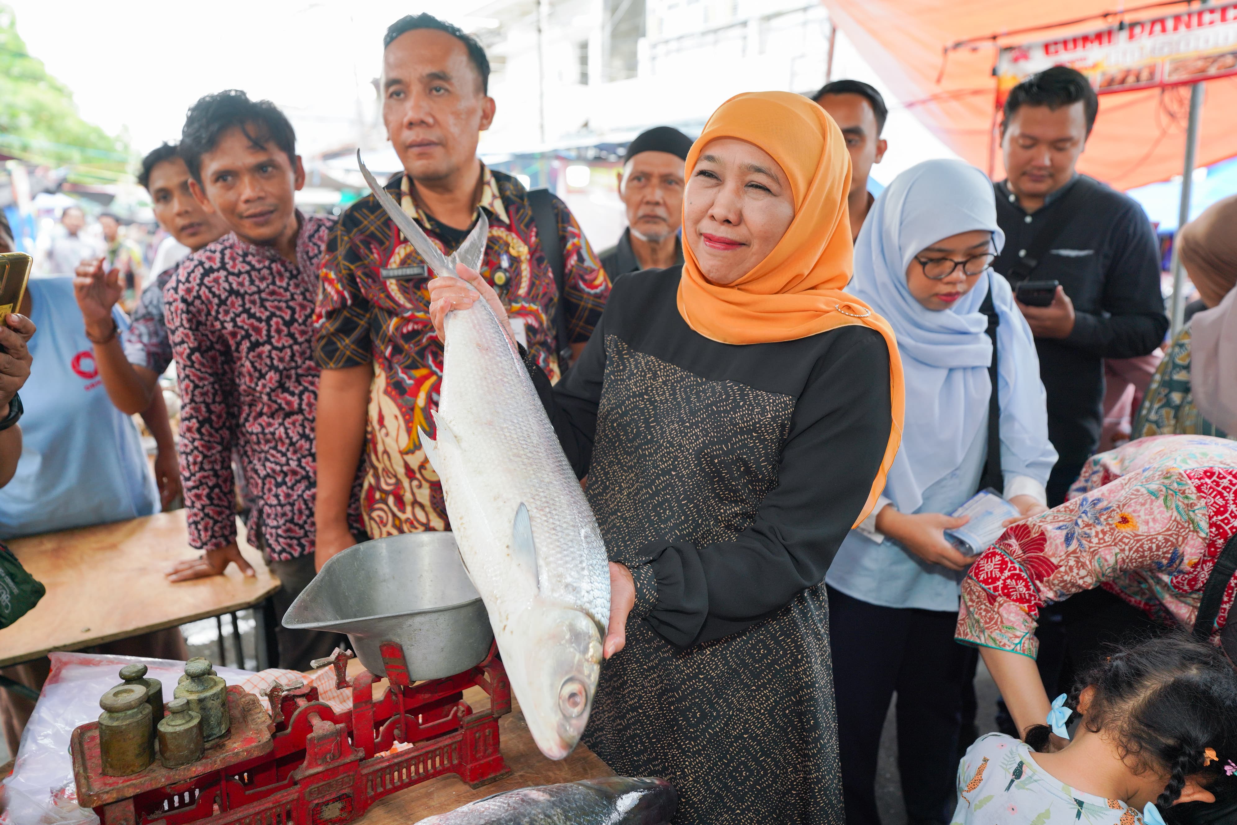 Di Hari Nelayan Nasional 2025, Gubernur Khofifah Apresiasi Kontribusi  Signifikan Nelayan Jawa Timur  Wujudkan Ketahanan Pangan