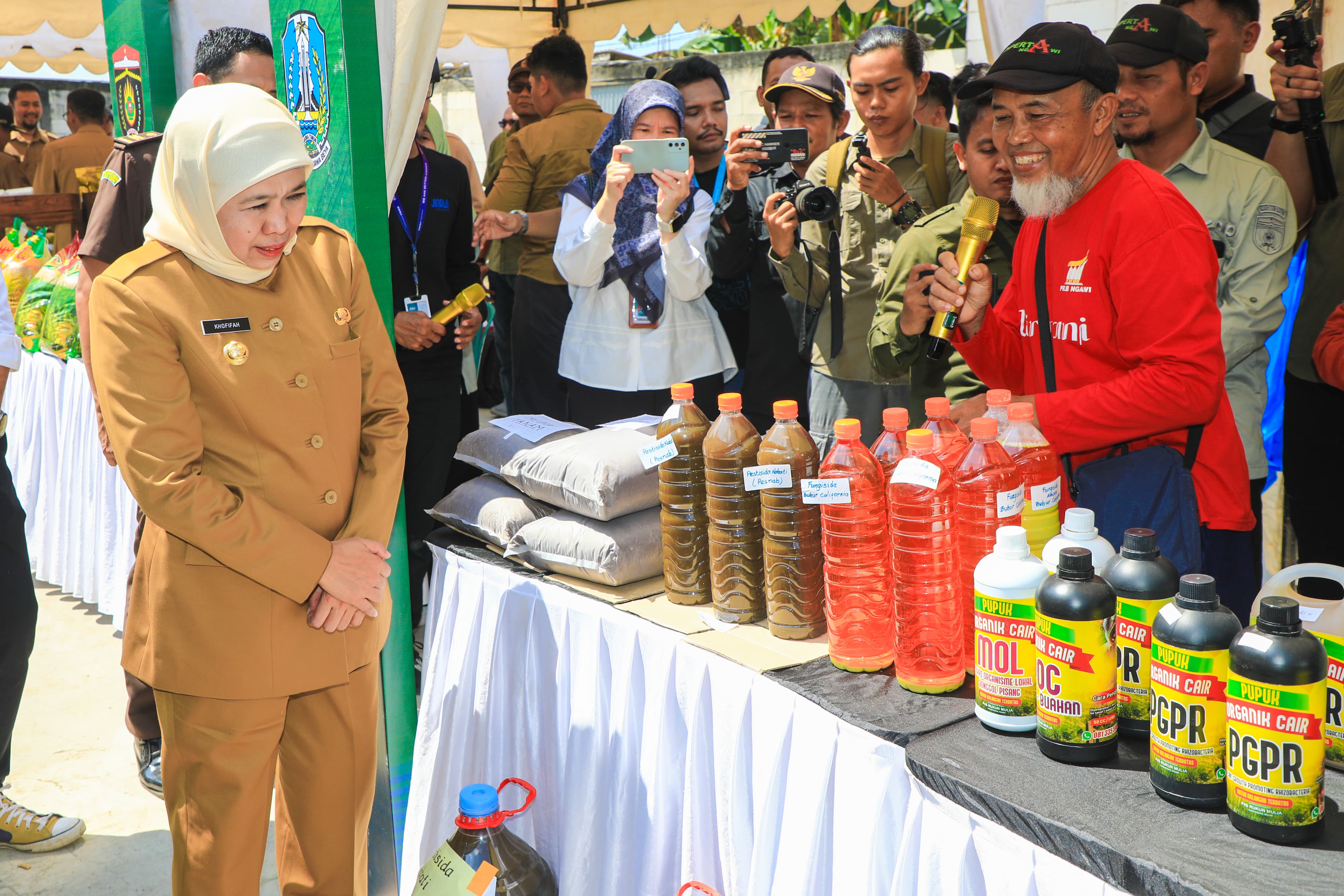 Panen Raya Serentak Nasional oleh Presiden RI di 14 Provinsi, Gubernur Khofifah bersama 37 Kabupaten/Kota Siap Menjaga Jatim Sebagai Lumbung Pangan Nasional