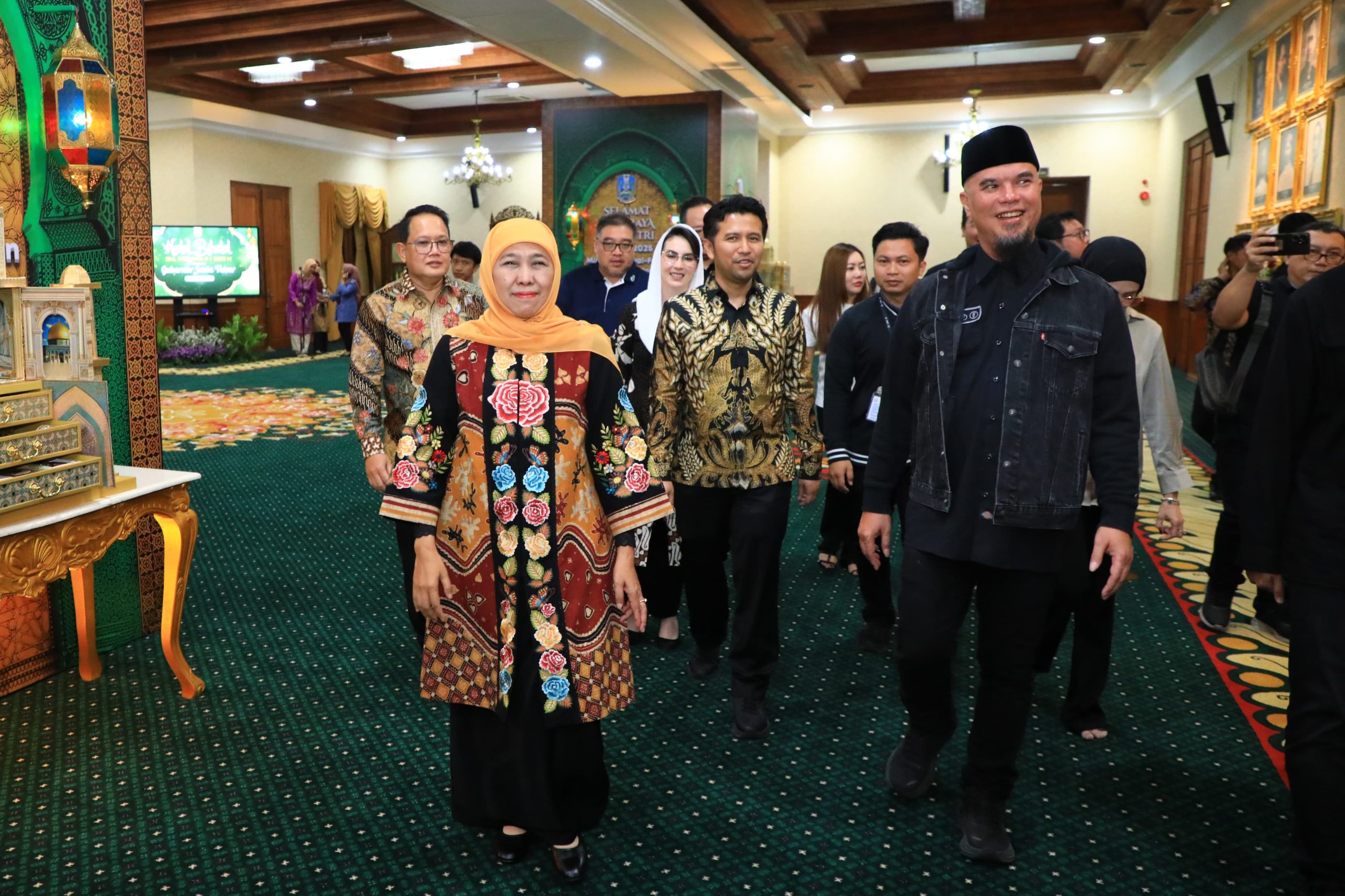 Ahmad Dhani Ramaikan Halal Bihalal Gubernur Khofifah Bersama Kepala Daerah Se-Jatim, Nyanyi Bareng Lagu ‘Hidup Adalah Perjuangan’