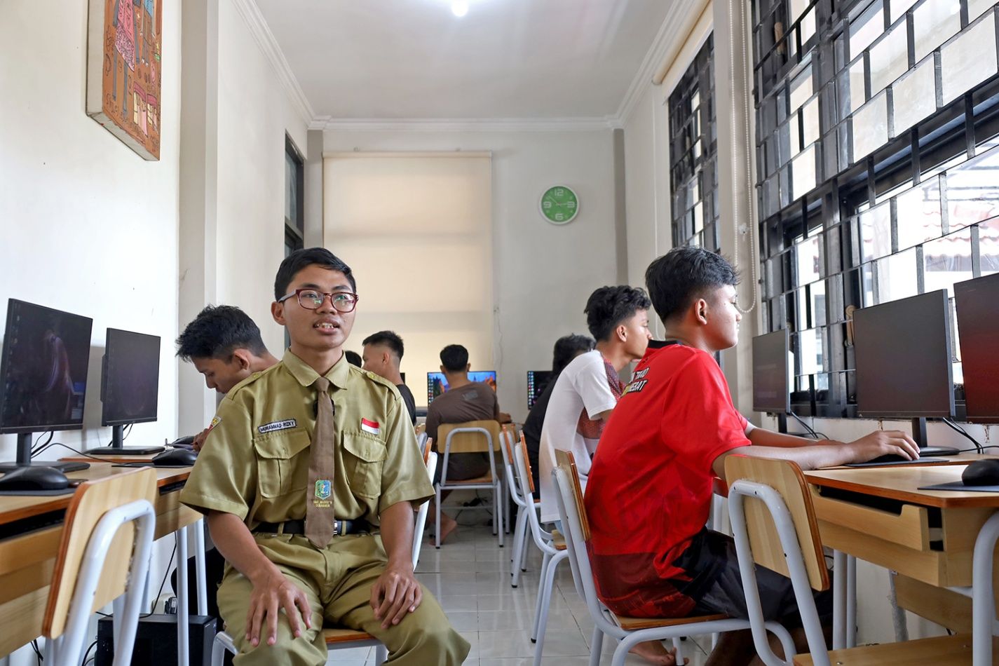 Lewat Omah Ilmu Arek Suroboyo, Anak Penerima Program 1 Keluarga Miskin 1 Sarjana Bisa Kuliah Gratis