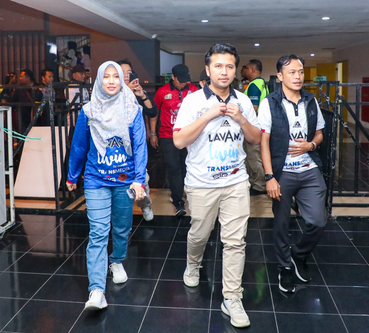 Saksikan Pertandingan PLN Mobile Proliga 2025, Wagub Emil: Pemprov Jatim Komitmen Lahirkan Atlet Voli Profesional