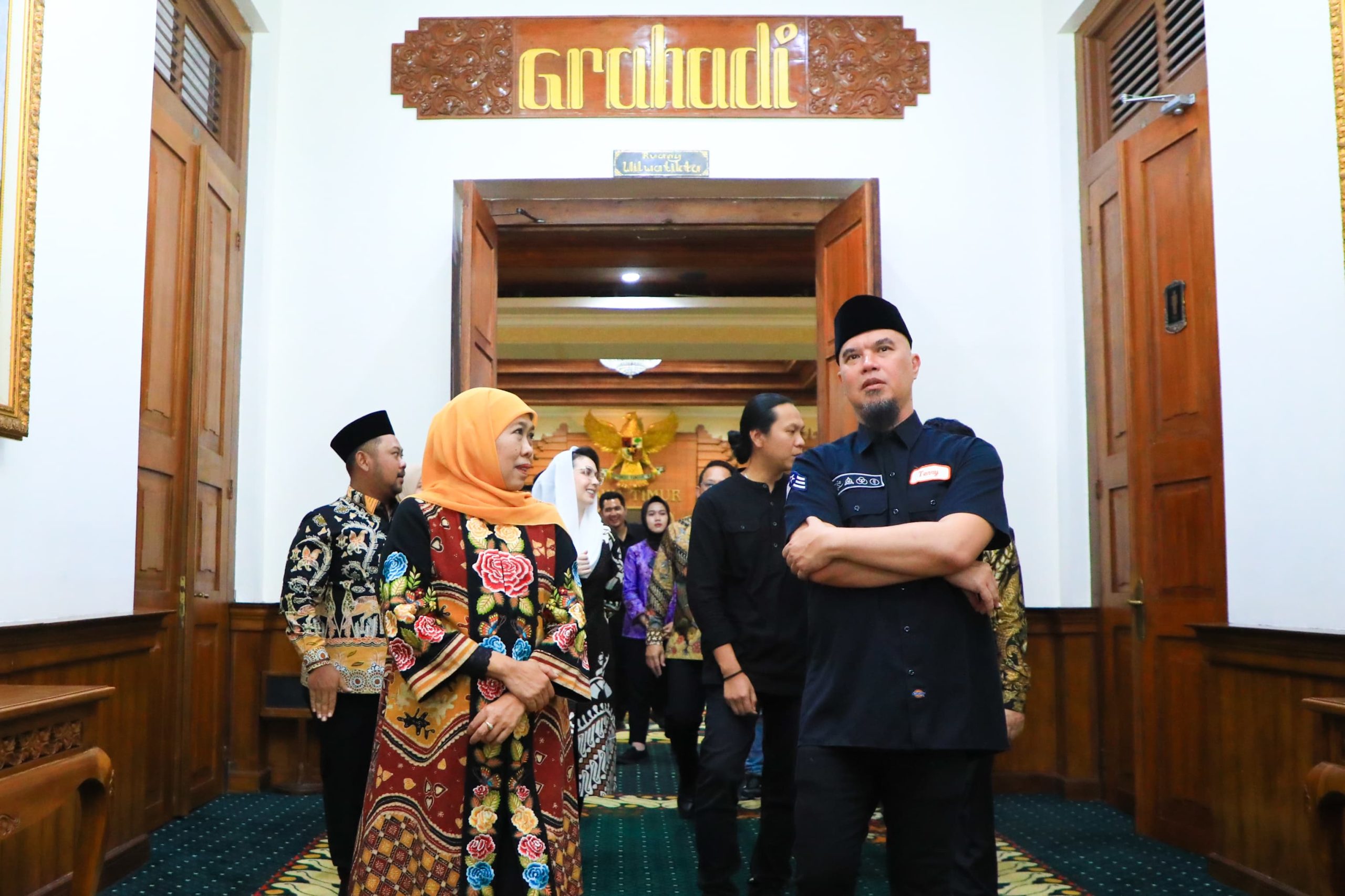 Ahmad Dhani Ramaikan Halal Bihalal Gubernur Khofifah Bersama Kepala Daerah Se-Jatim, Nyanyi Bareng Lagu “Hidup Adalah Perjuangan”