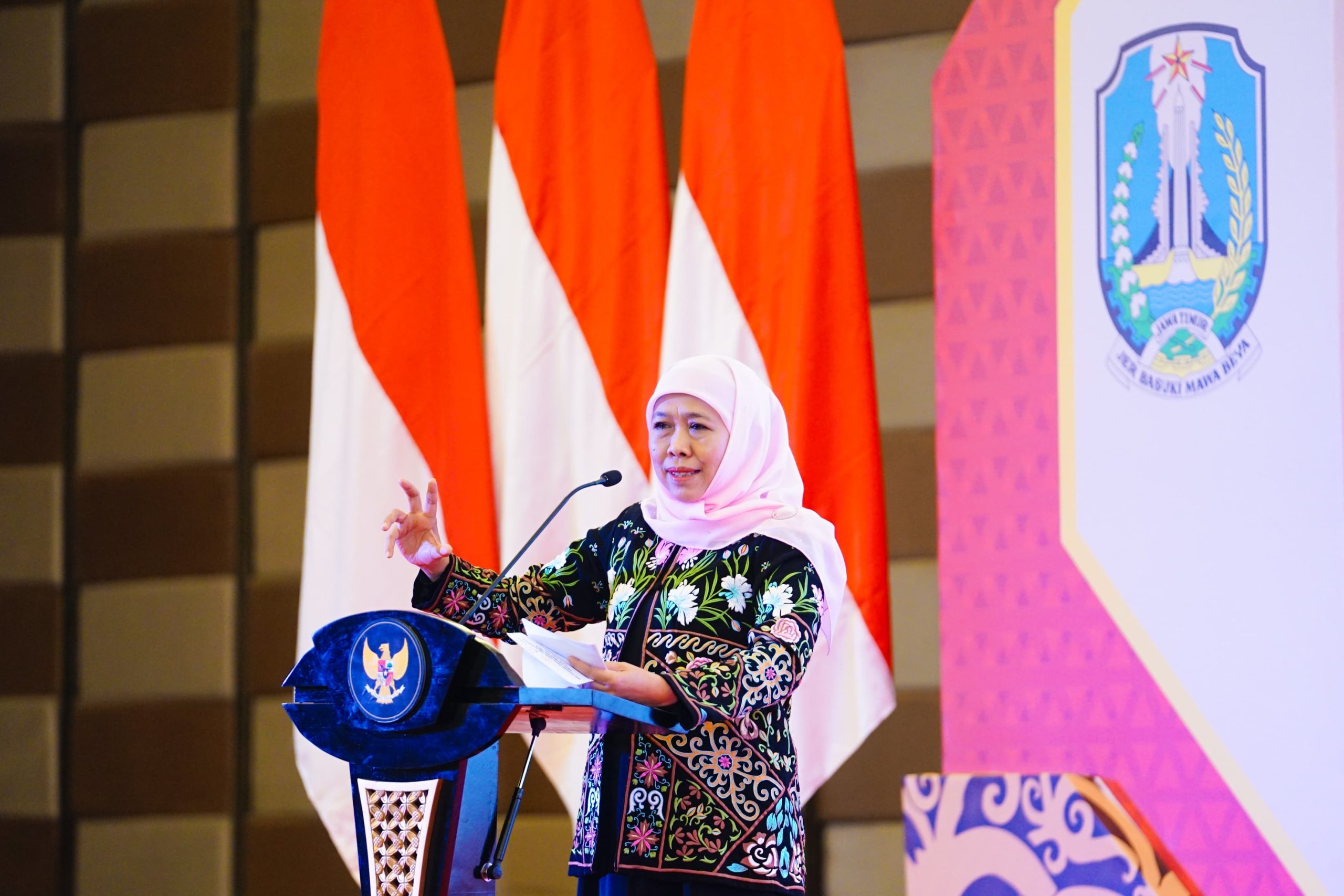 Jatim Dikukuhkan 100% Bebas Perilaku Buang Air Besar Sembarangan, Gubernur Khofifah Optimis Jadi Pelopor Transformasi Sanitasi Nasional