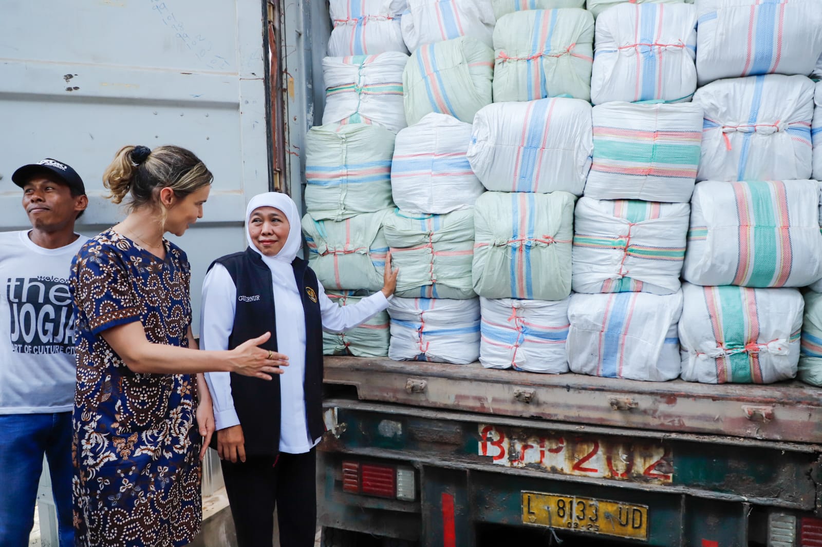 Nilai Ekspor Jatim Januari-April 2025 Tembus USD 8,31 Miliar, Gubernur Khofifah Optimis Industri Produk Lokal Tumbuh Signifikan