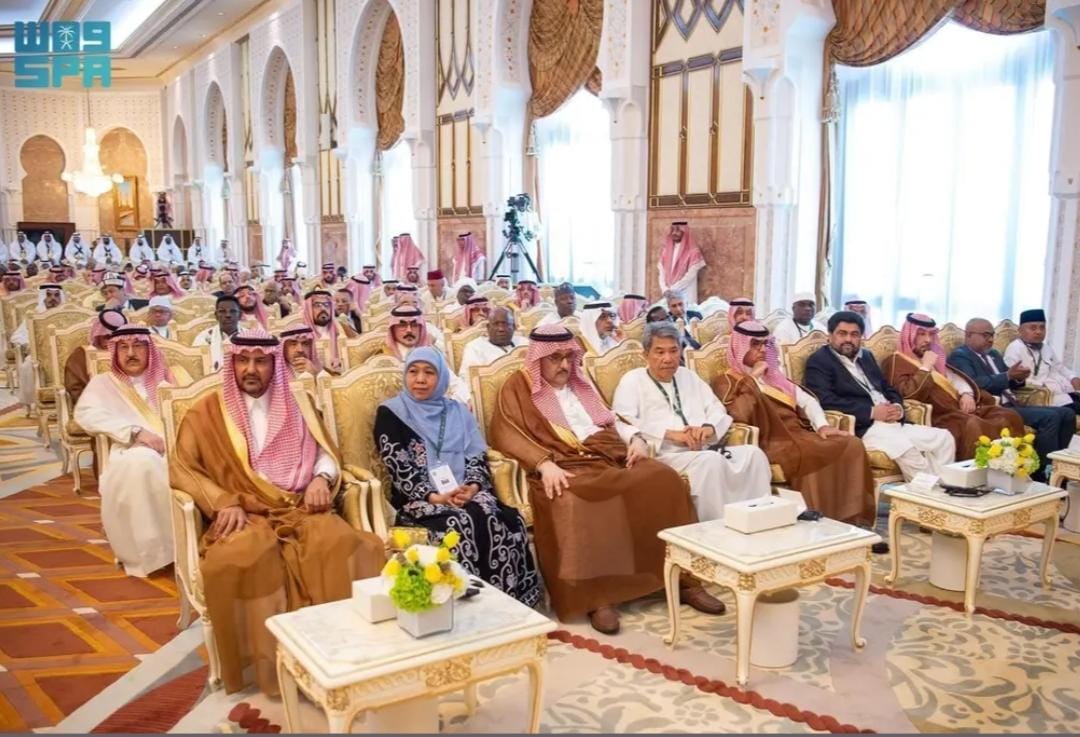 Penuhi Undangan Putra Mahkota Kerajaan Arab Saudi, Gubernur Khofifah Hadiri Pertemuan  Tahunan Haji di Istana Mina