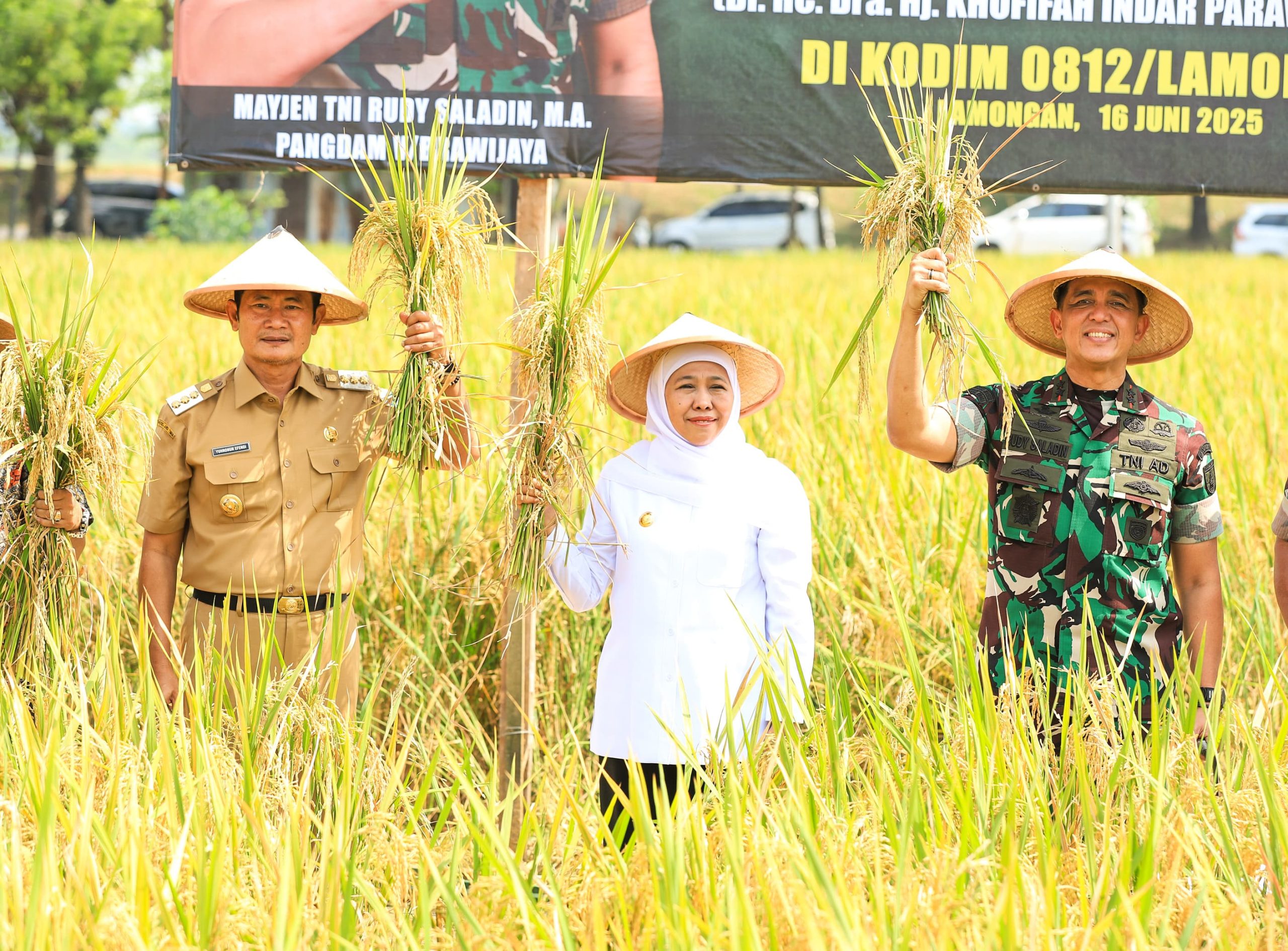 Apresiasi Kampung Pangan Terpadu Kodim 0812  di Lamongan, Gubernur Khofifah Siap Replikasi Integrated Farming Untuk Wujudkan Kedaulatan Pangan