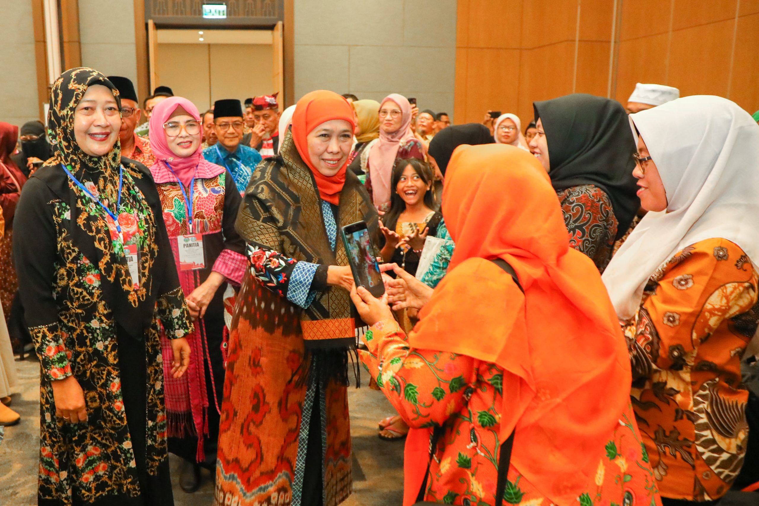 Kualitas SDM Mengalami Peningkatan Dahsyat, Gubernur Khofifah Apresiasi Masyarakat Asal Jatim di NTB