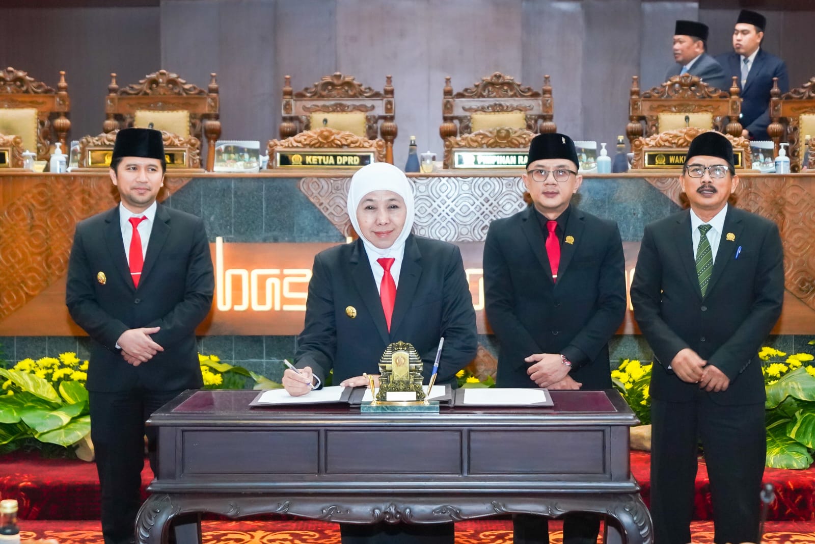 Raperda RPJMD 2024-2029 Disahkan, Gubernur Khofifah Apresiasi Kolaborasi dan Sinergi Eksekutif-Legislatif Wujudkan Kesejahteraan Masyarakat Jatim