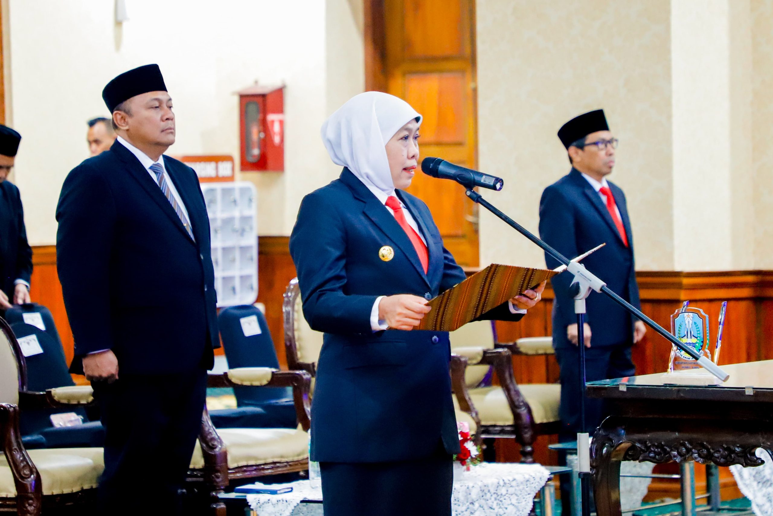 Lantik Anggota KPID Jatim, Gubernur Khofifah Ajak Wujudkan Ruang Digital Yang Sehat