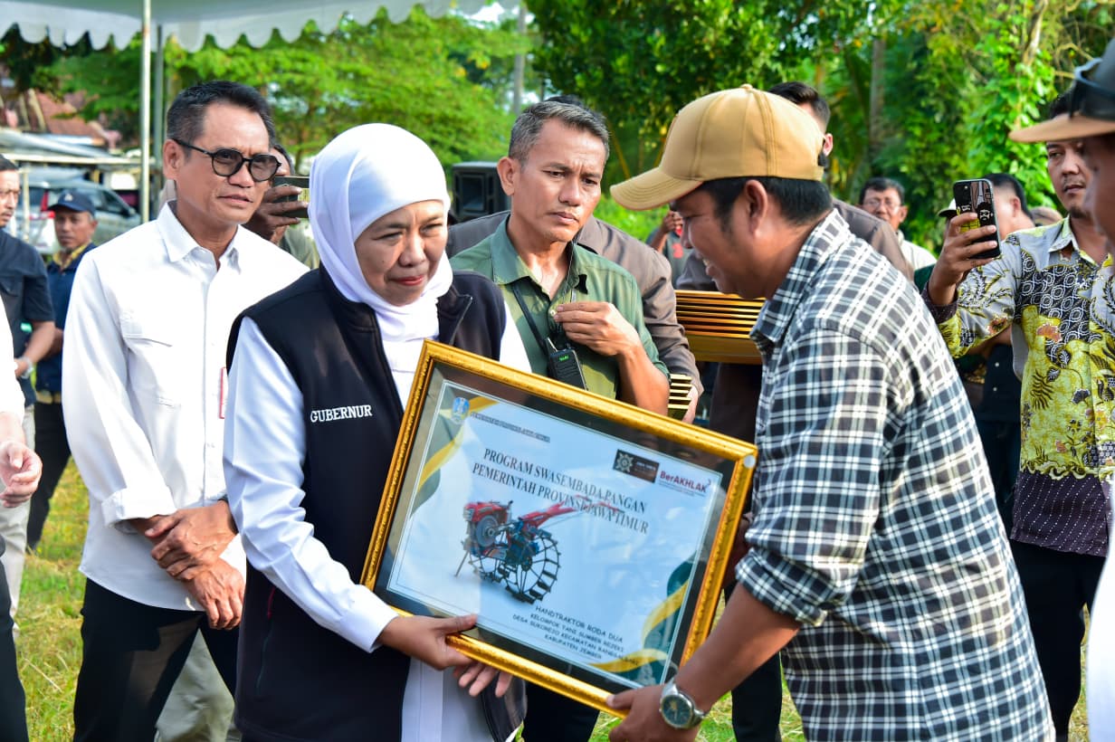 Dorong Produksi Hasil Pertanian di Jember Meningkat, Gubernur Khofifah: Bantuan Alsintan Jadi Langkah Menuju Kedaulatan Pangan Jatim