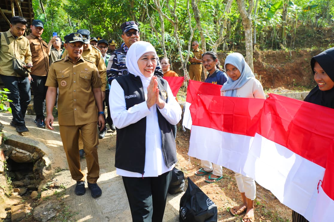 Gubernur Khofifah Apresiasi Program Rutilahu Kolaborasi Kodam V/Brawijaya Sasar Renovasi 158 Rumah Di Pacitan, Optimis Penuhi Kebutuhan Dasar Masyarakat