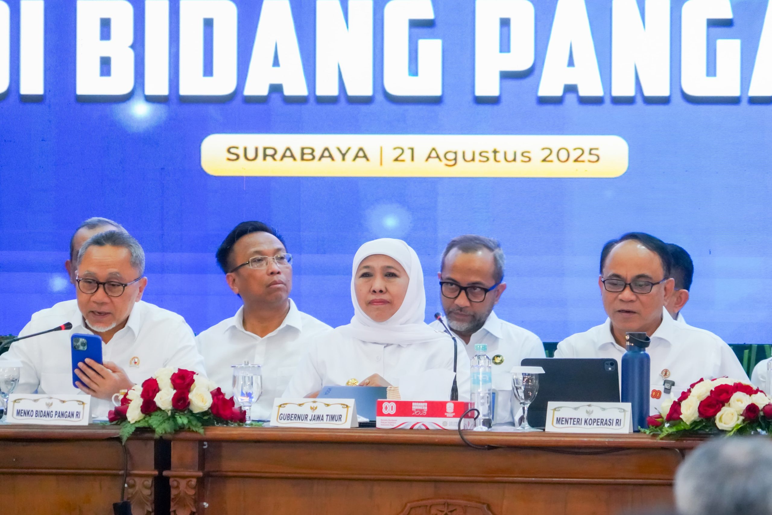 Rapat Konsolidasi Bersama Tiga Menteri di Surabaya, Gubernur Khofifah: Penerima Manfaat MBG Jatim  Capai 1,9 Juta. Jatim Siap Lakukan Percepatan  Program Prioritas Nasional