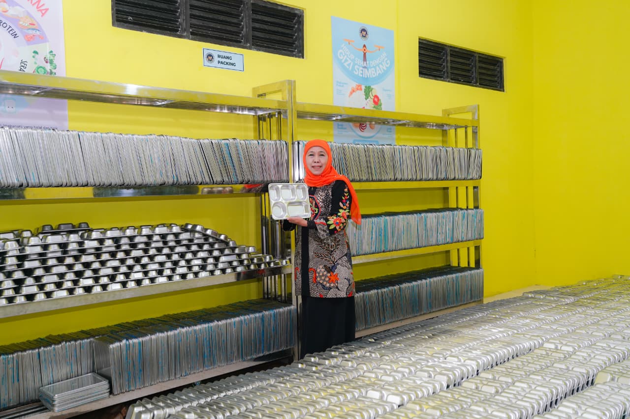 Gubernur Khofifah Tinjau  Tambahan SPPG Ponpes Al Anwar, Perluas Distribusi Makan Bergizi Gratis di Bangkalan