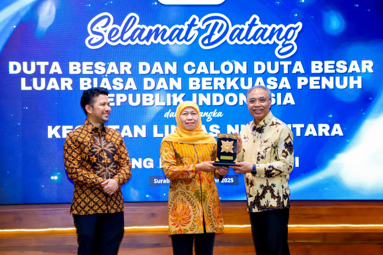 Gubernur Khofifah Tegaskan Peran Strategis Jatim dalam Diplomasi Ekonomi Nasional kepada 14 Duta Besar