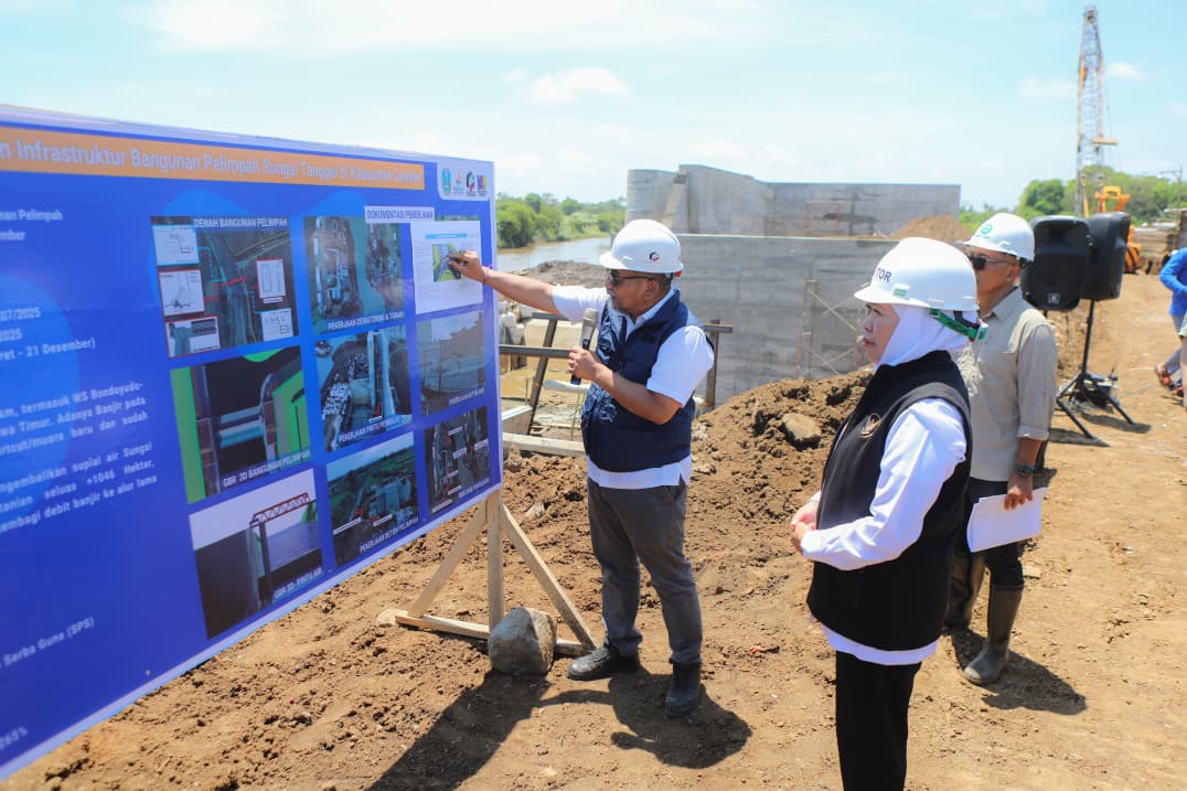 Gubernur Khofifah Dorong Penyelesaian Spillway Sungai Tanggul sebagai Solusi Irigasi dan Ketahanan Pangan