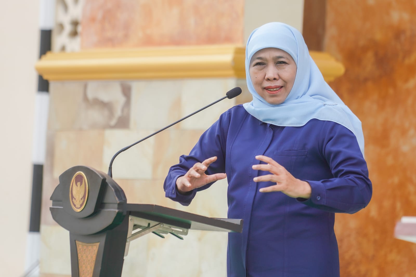 Gubernur Khofifah Resmikan Masjid Baitus Sholihin SMAN 3 Taruna Angkasa, Tegaskan Pendidikan Harus Lahirkan Generasi Pintar dan Saleh