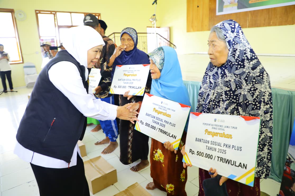 Gubernur Khofifah Hadirkan Aksi Kemanusiaan Terpadu untuk Warga Bawean Hadapi Krisis Logistik