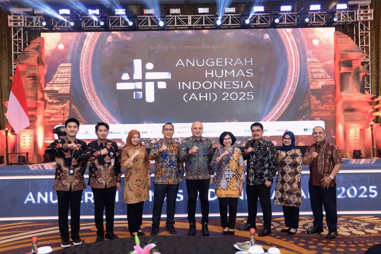 Biro Adpim Jatim Raih Dua Penghargaan Bergengsi Anugerah Humas Indonesia 2025