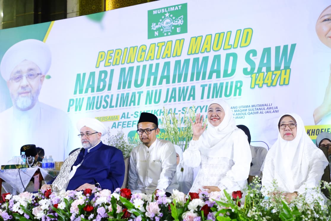 Gubernur Khofifah Ajak Jamaah Muslimat NU Satukan Akhlak dan Literasi Digital di Era Serba Gadget