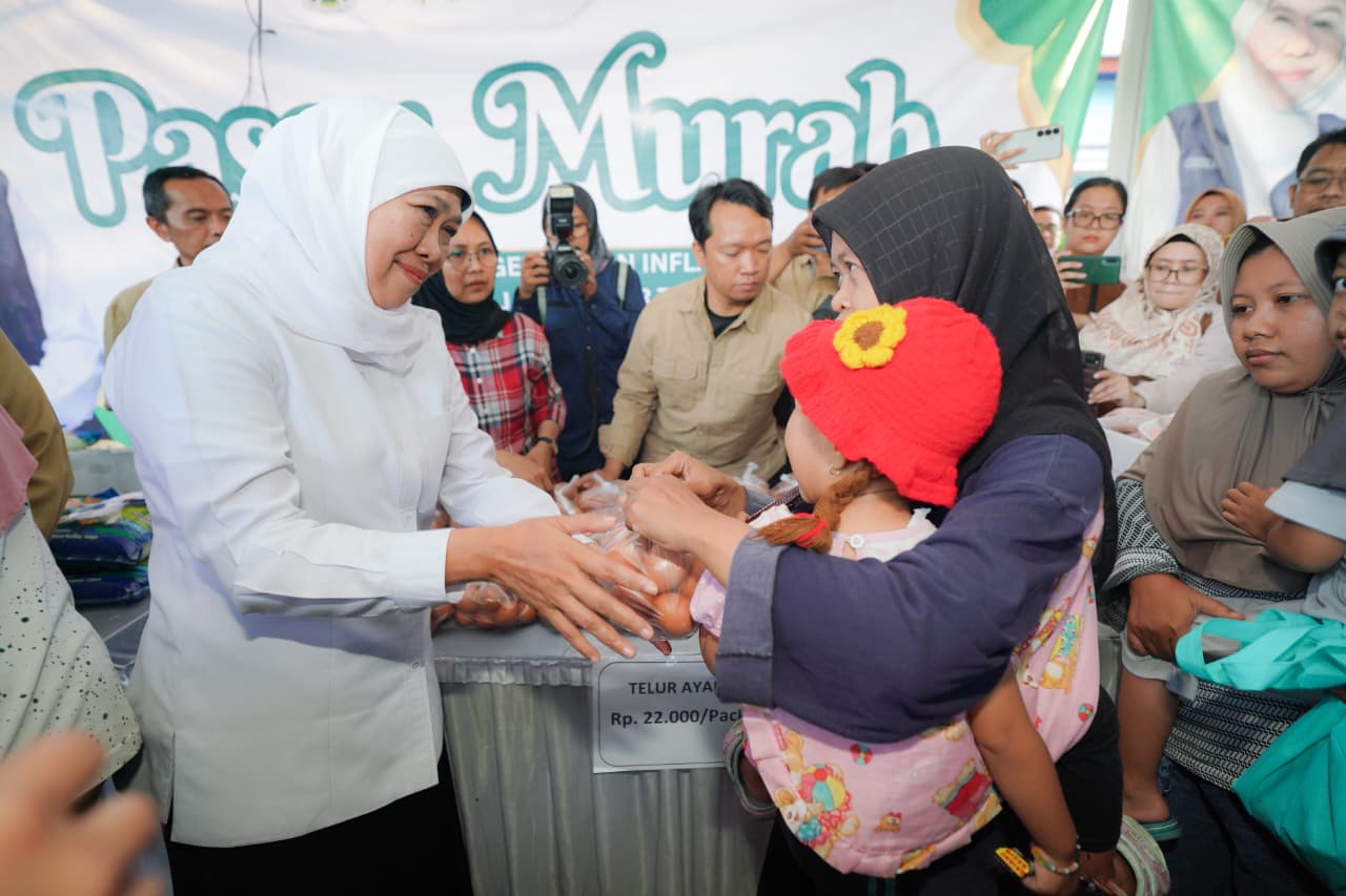 Gubernur Khofifah: Pasar Murah Jadi Strategi Jaga Stabilitas Harga dan Daya Beli Masyarakat