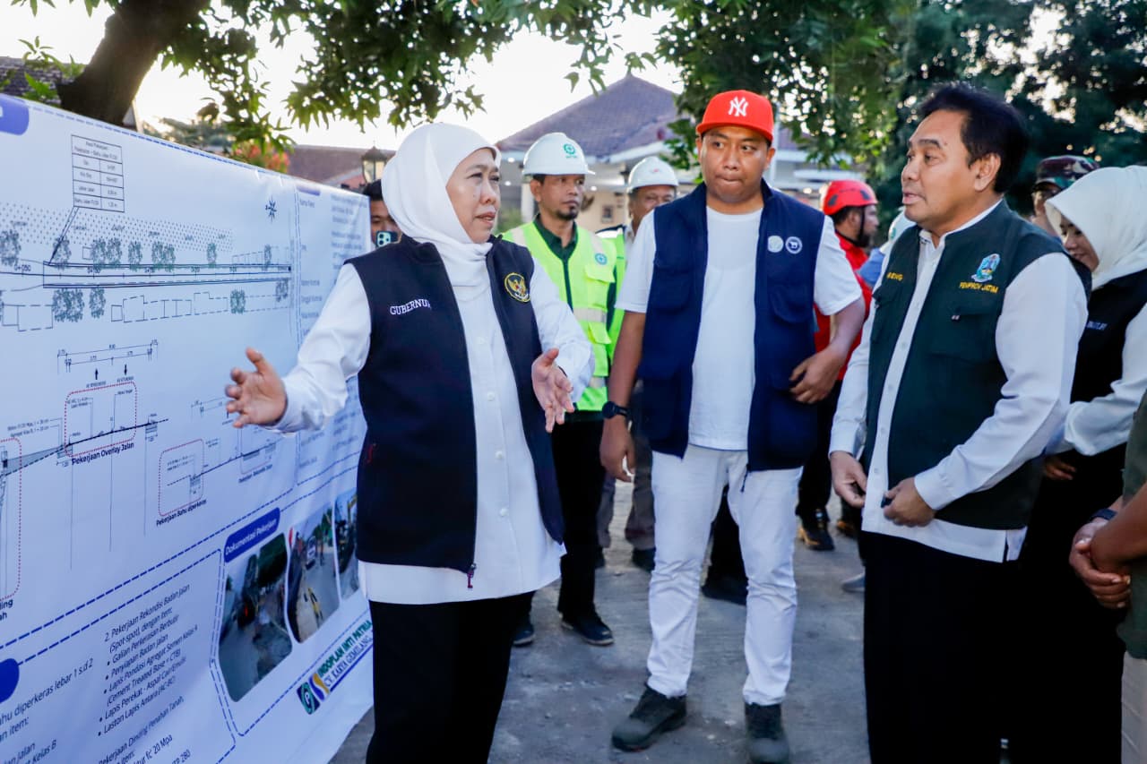 Gubernur Khofifah Tinjau Progres Pelebaran Jalan Buduan, Target Rampung Sebelum Exit Tol Besuki Beroperasi