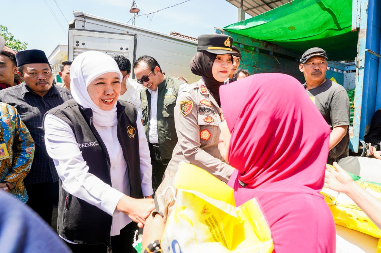 Gubernur Khofifah Turun Langsung ke Sedati Sidoarjo, Tegaskan Komitmen Sembako Aman