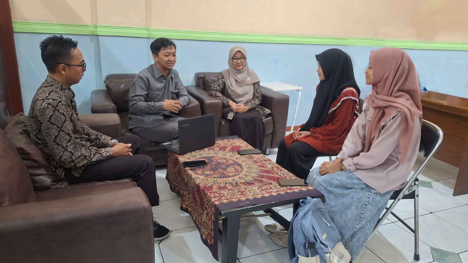 Dosen Unipdu Jombang Raih Hibah Kemendikbudristek untuk Tingkatkan Literasi Matematika Siswa