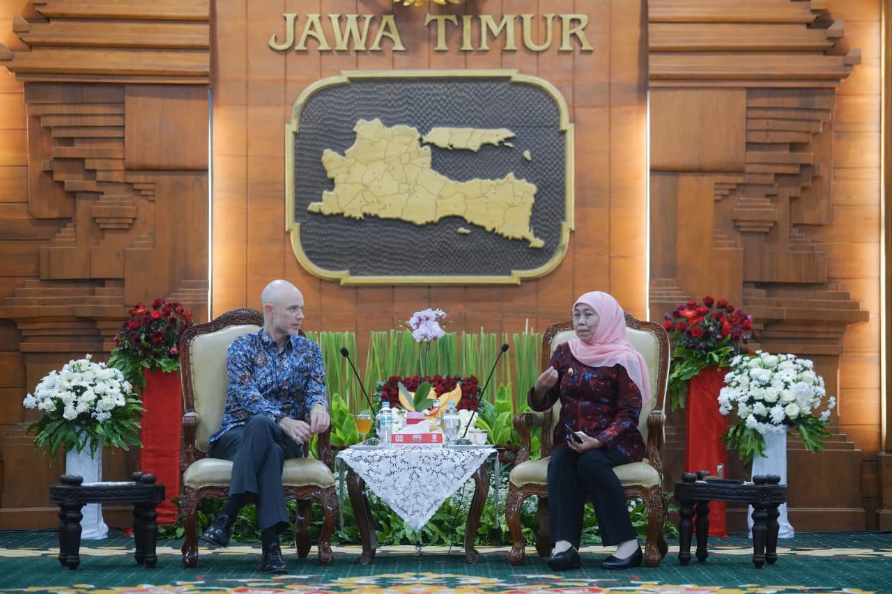 Gubernur Khofifah: Dukungan Native Speaker dari Amerika Perluas Kesempatan Generasi Muda Jatim