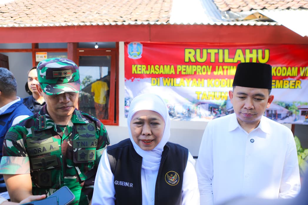 Gubernur Khofifah Sebut 162 Ribu Lebih Rumah Warga di Jatim Telah Ditangani Lewat Program Rutilahu TNI-Pemprov