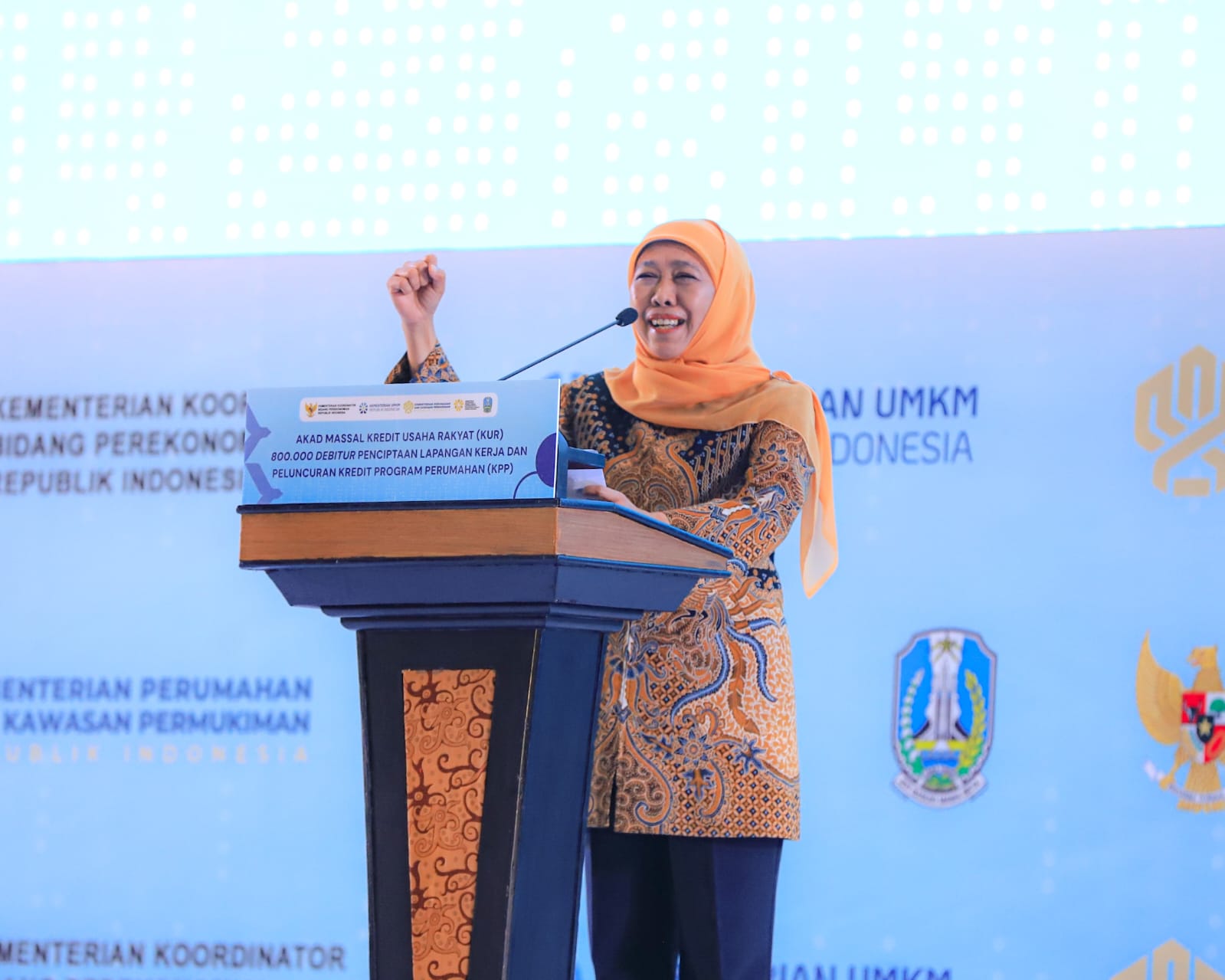 Gubernur Khofifah Hadiri Akad Massal KUR 800 Ribu Debitur, Wujud Sinergi Pemerintah Dorong UMKM Nasional