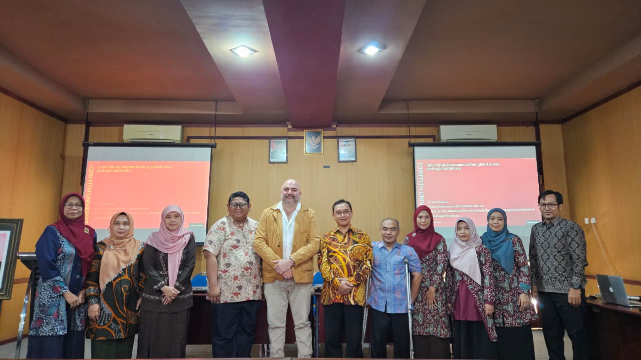 Mahasiswa UNIPDU Antusias Ikuti Kuliah Tamu Internasional Tentang Komunikasi di Tengah Krisis Dunia